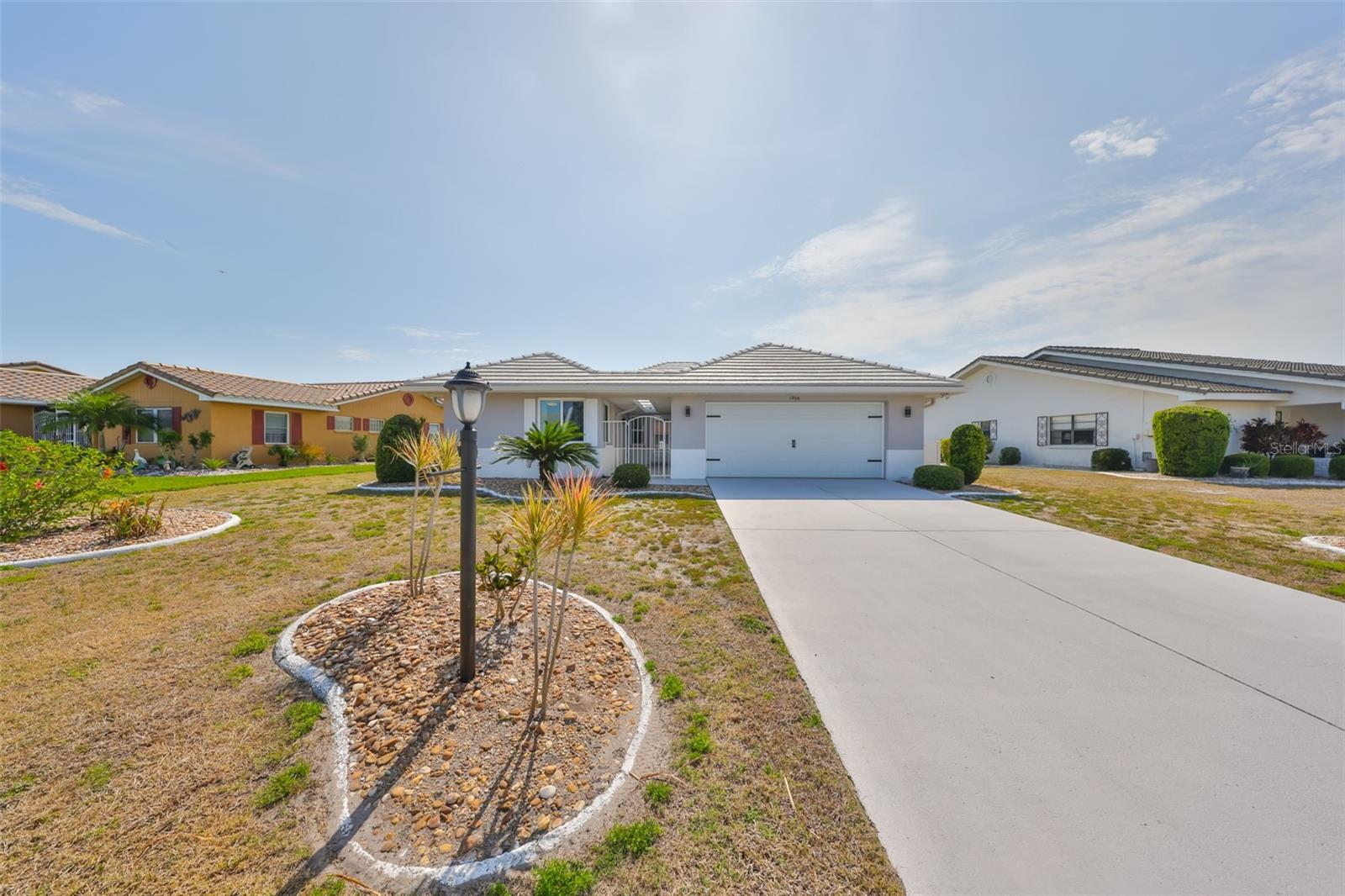 1806 WOLF LAUREL DR, SUN CITY CENTER, FL, 33573