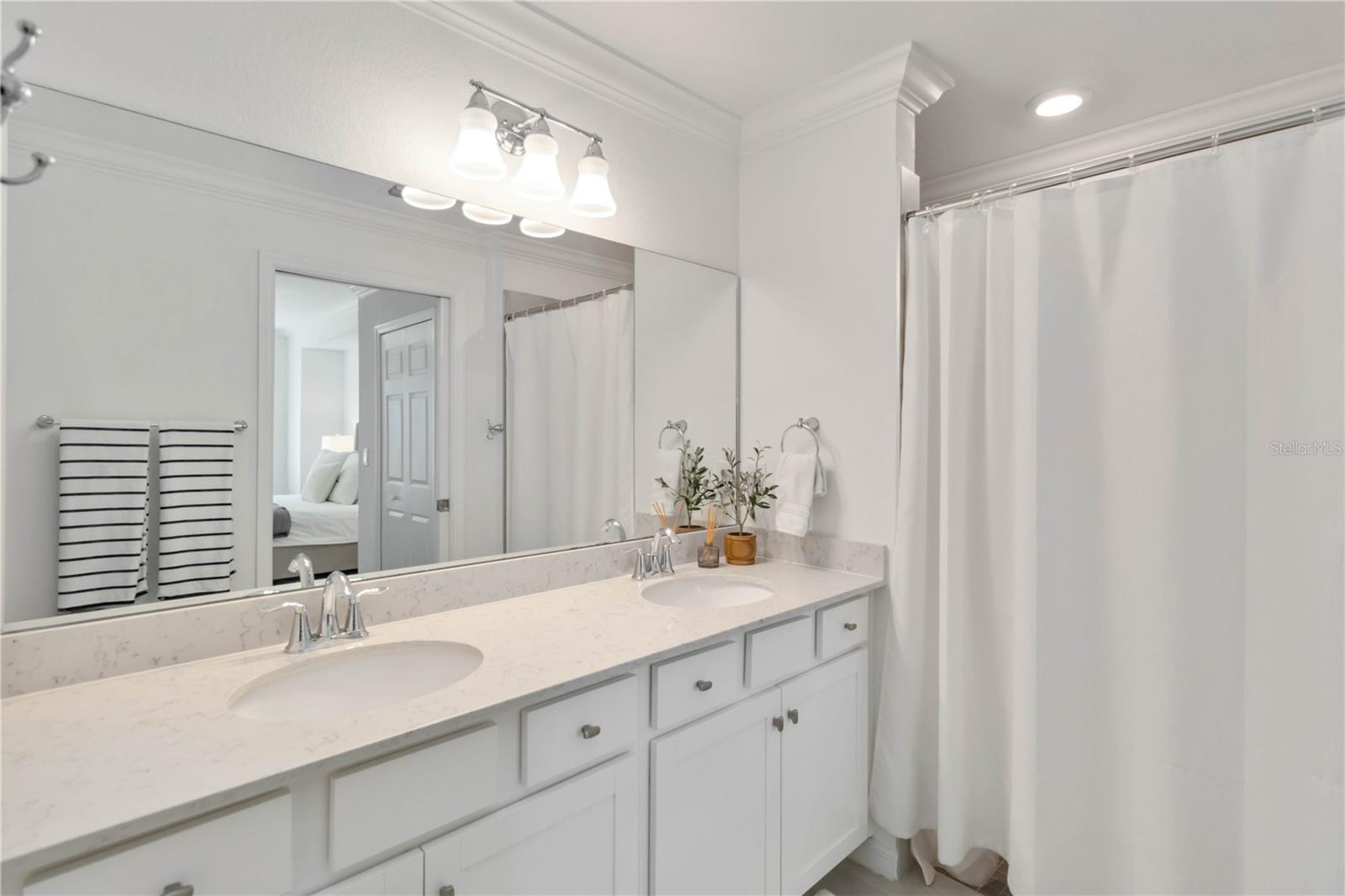 5664 PALMER CIR #102, BRADENTON, FL, 34211