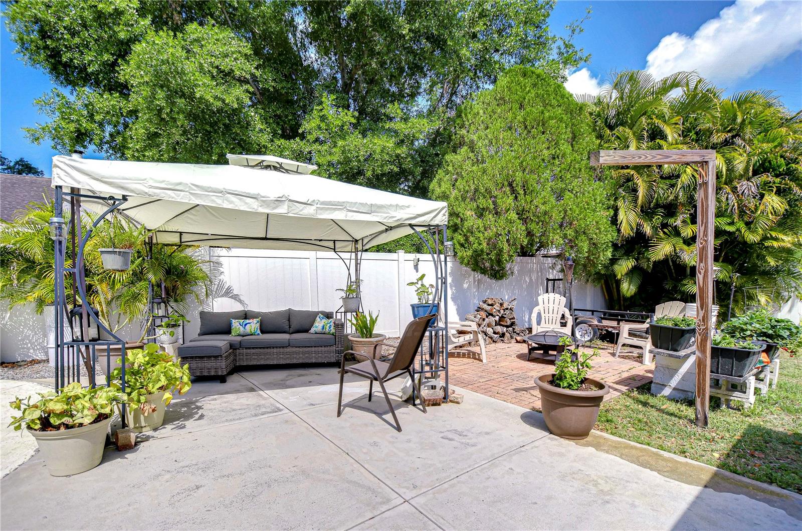910 BLACK KNIGHT DR, VALRICO, FL, 33594