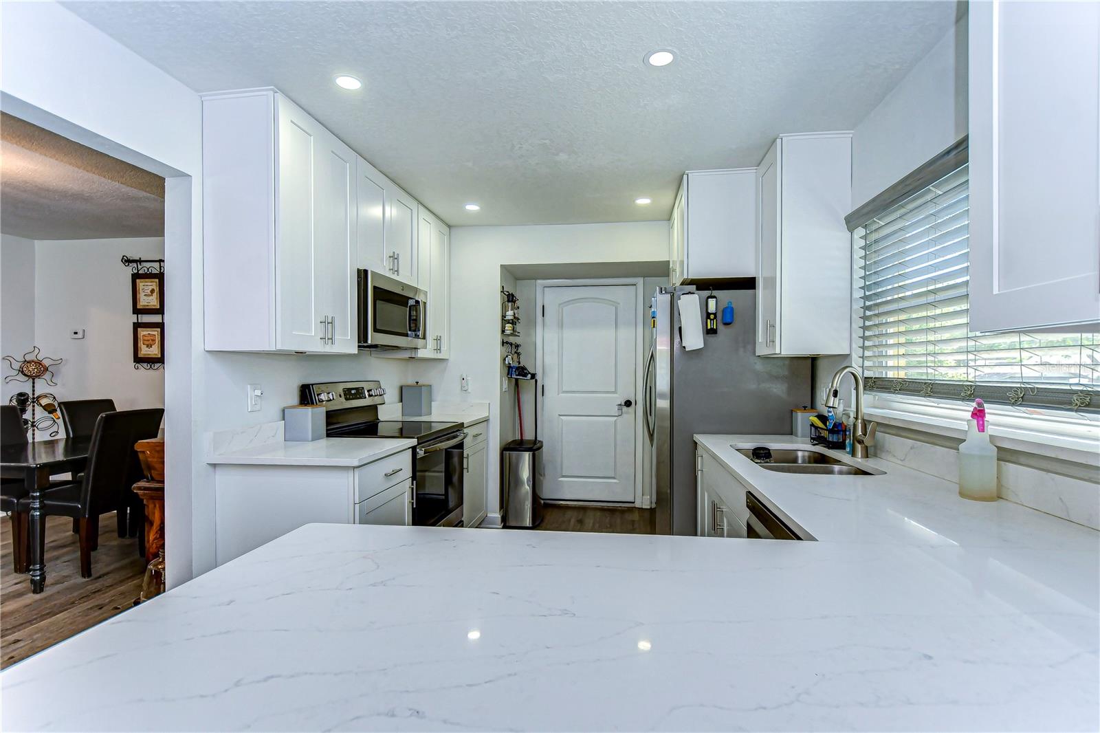 910 BLACK KNIGHT DR, VALRICO, FL, 33594