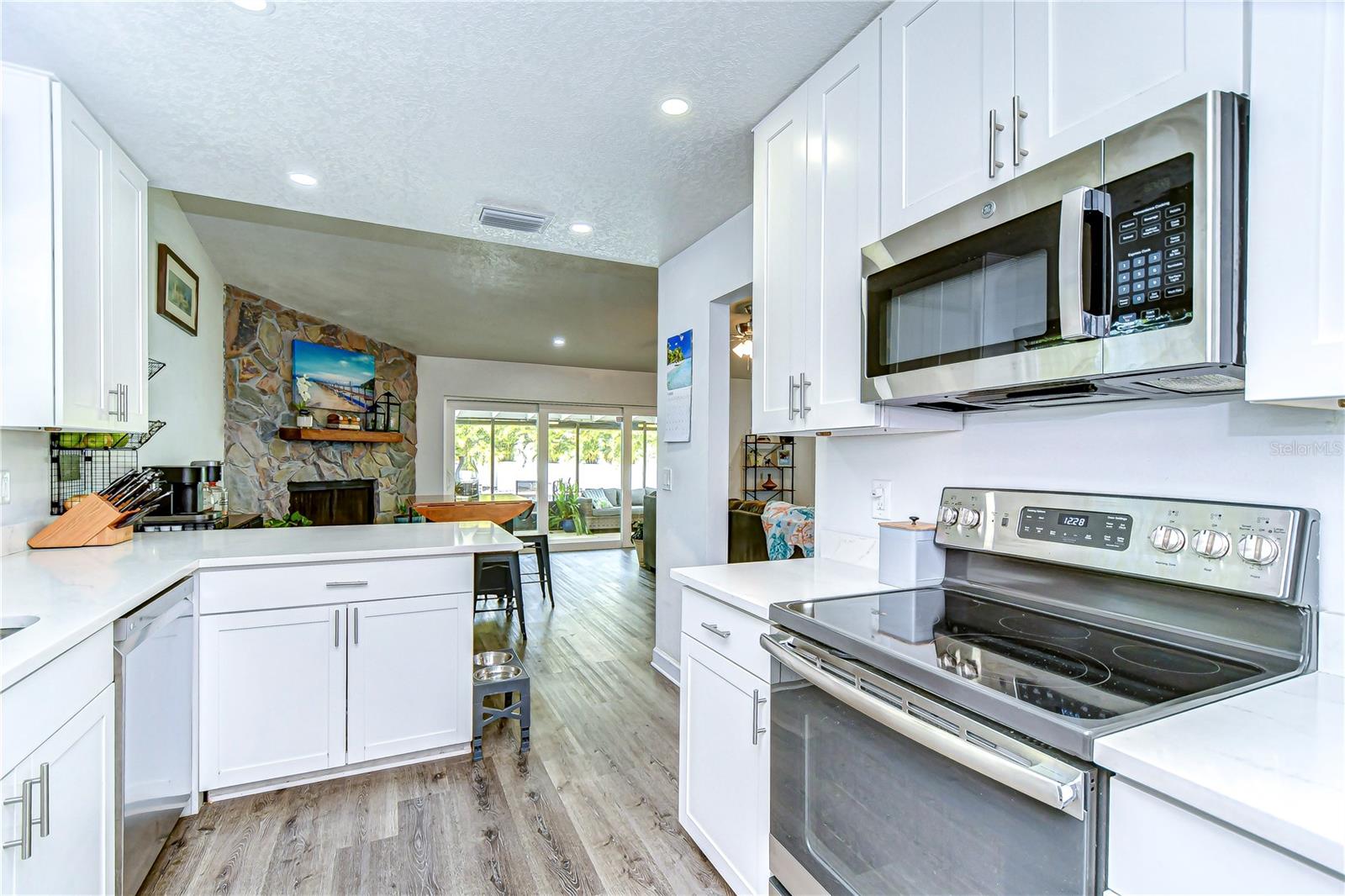 910 BLACK KNIGHT DR, VALRICO, FL, 33594