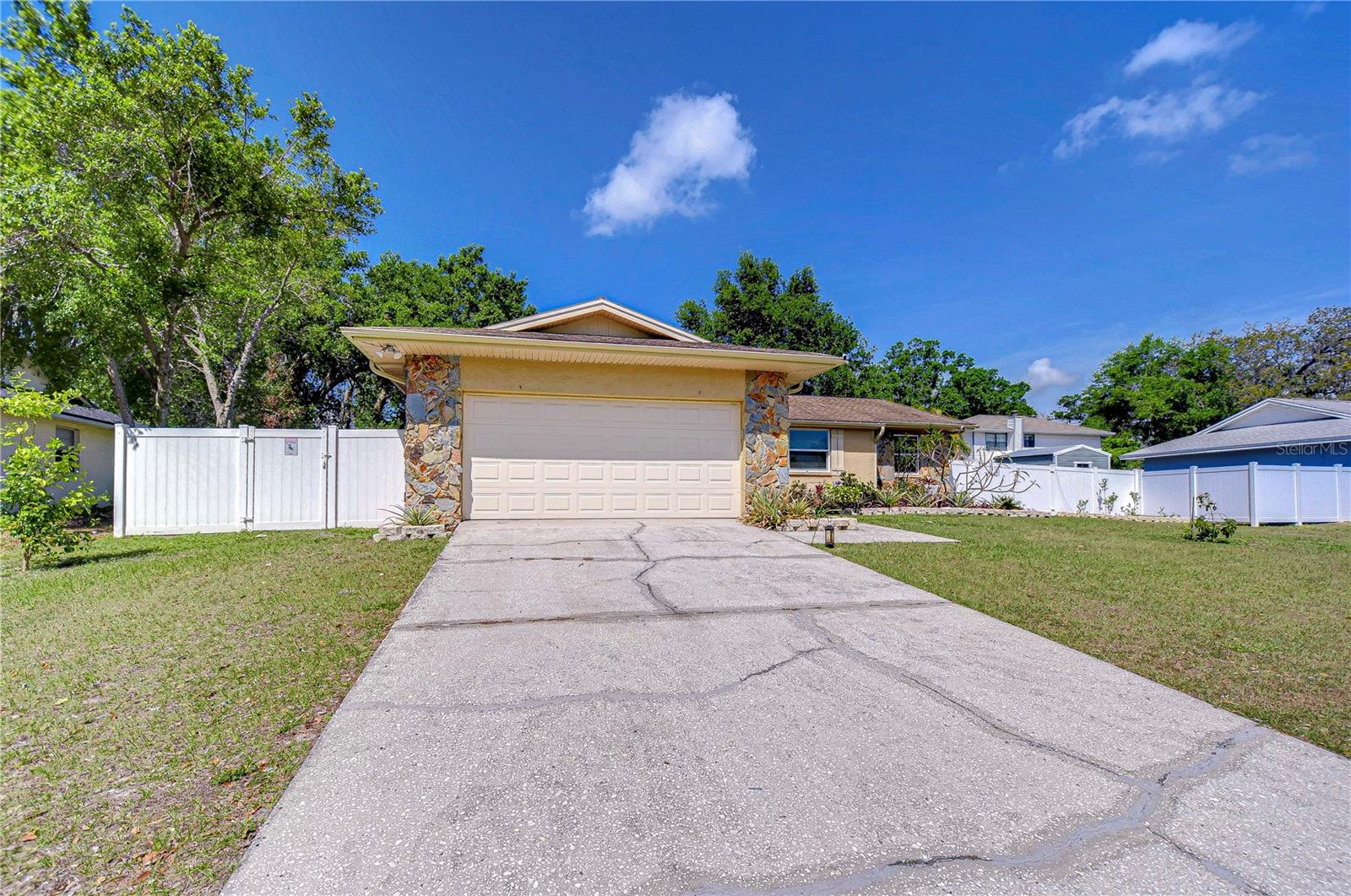 910 BLACK KNIGHT DR, VALRICO, FL, 33594