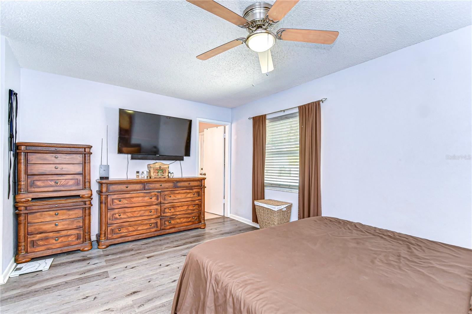 910 BLACK KNIGHT DR, VALRICO, FL, 33594