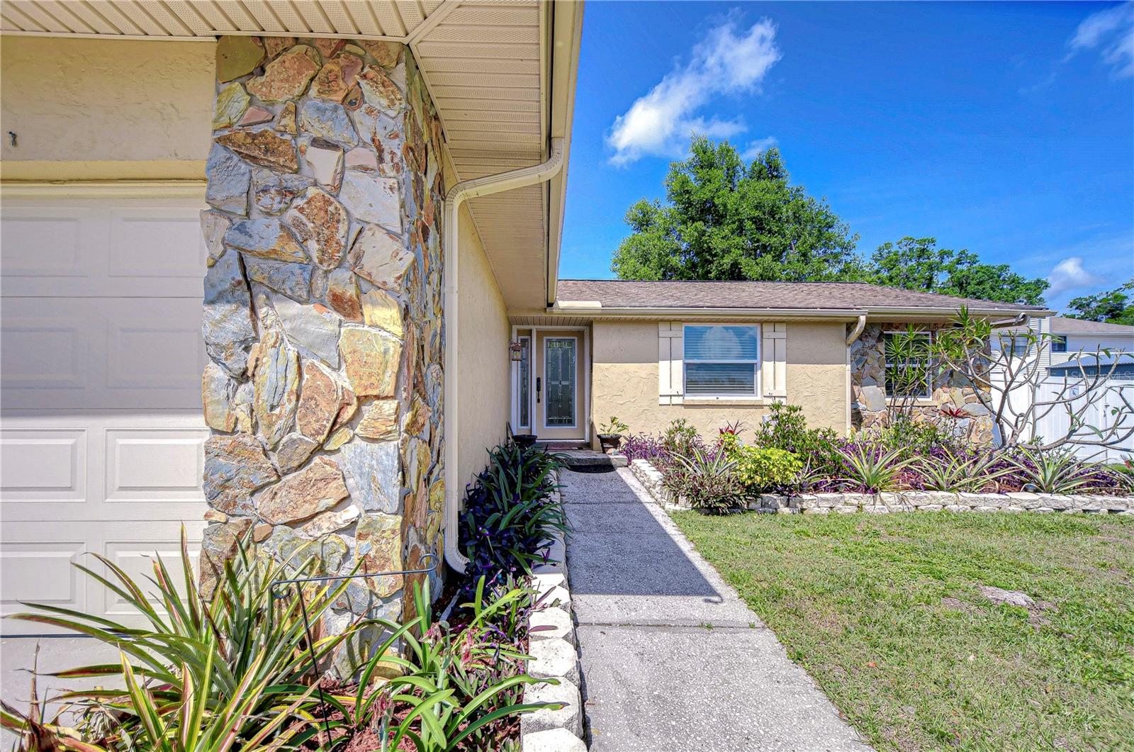 910 BLACK KNIGHT DR, VALRICO, FL, 33594