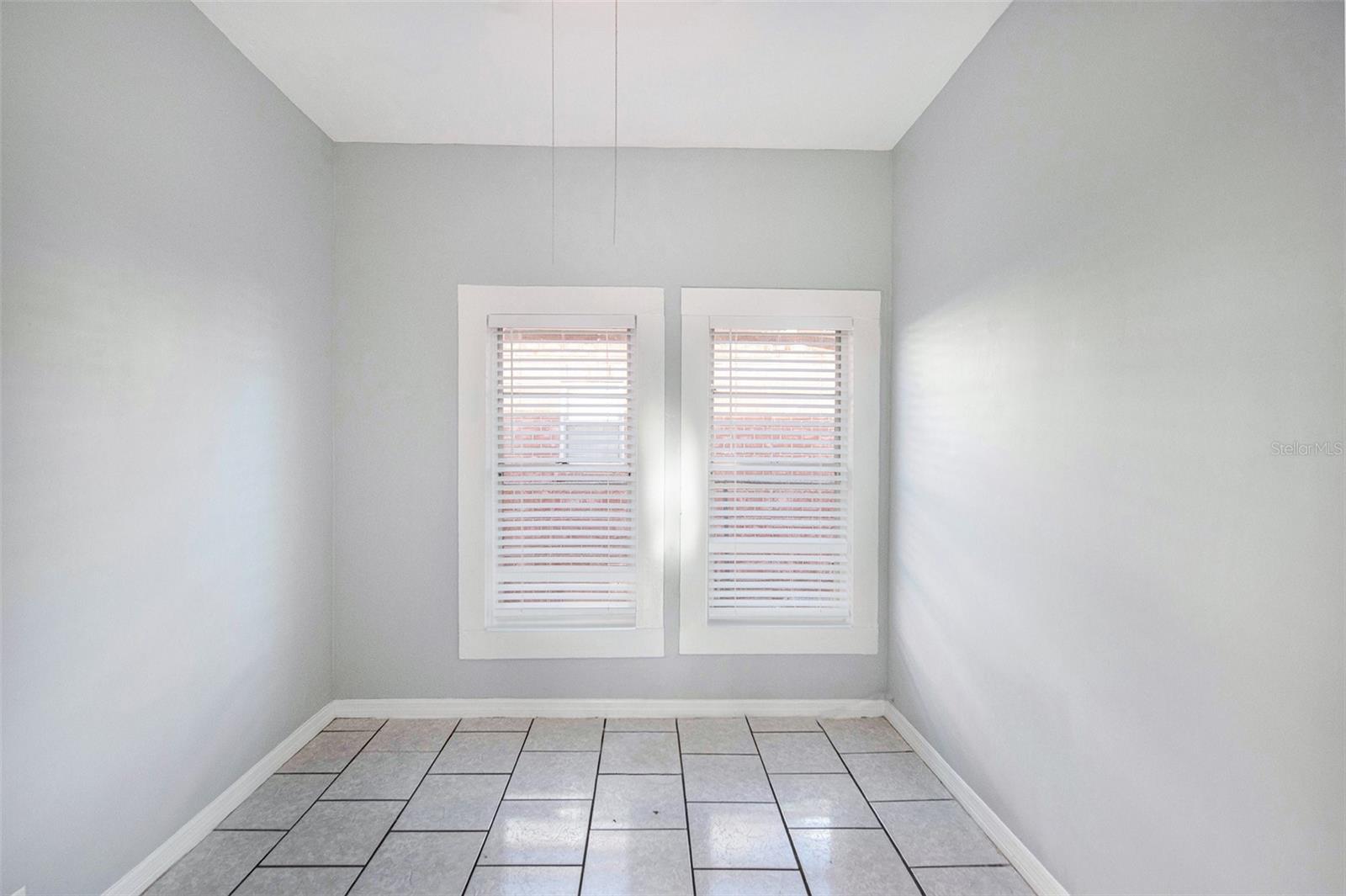 2317 W CHESTNUT ST, TAMPA, FL, 33607