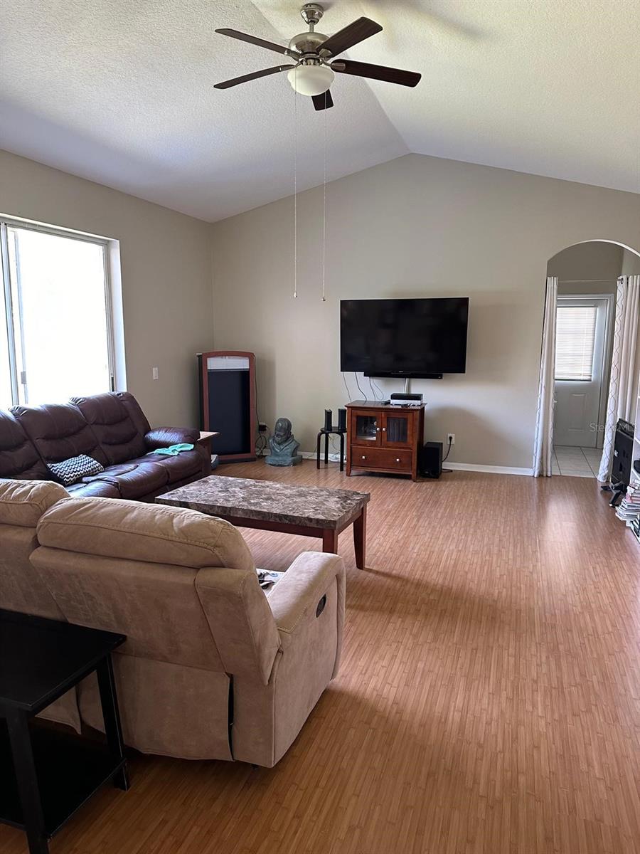 1704 WINN ARTHUR DR, VALRICO, FL, 33594