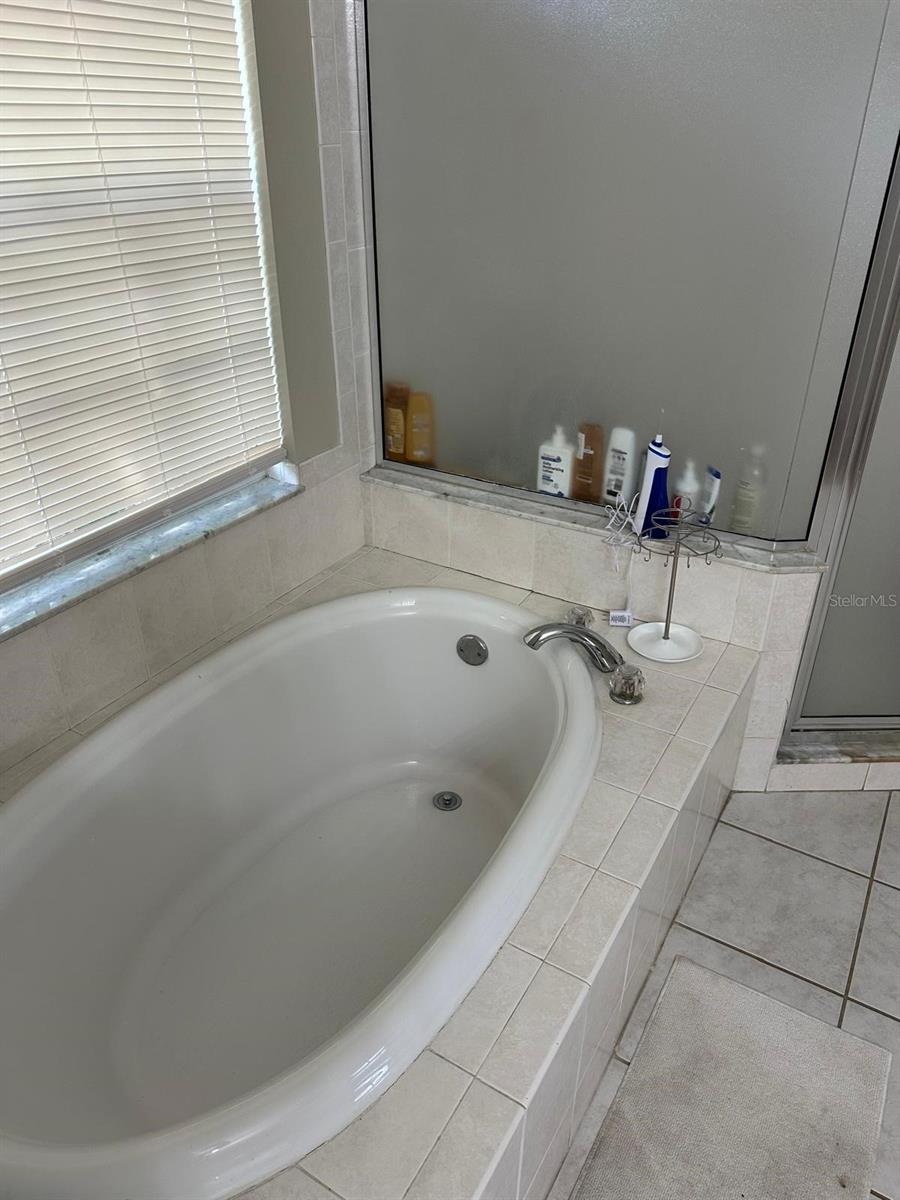 1704 WINN ARTHUR DR, VALRICO, FL, 33594