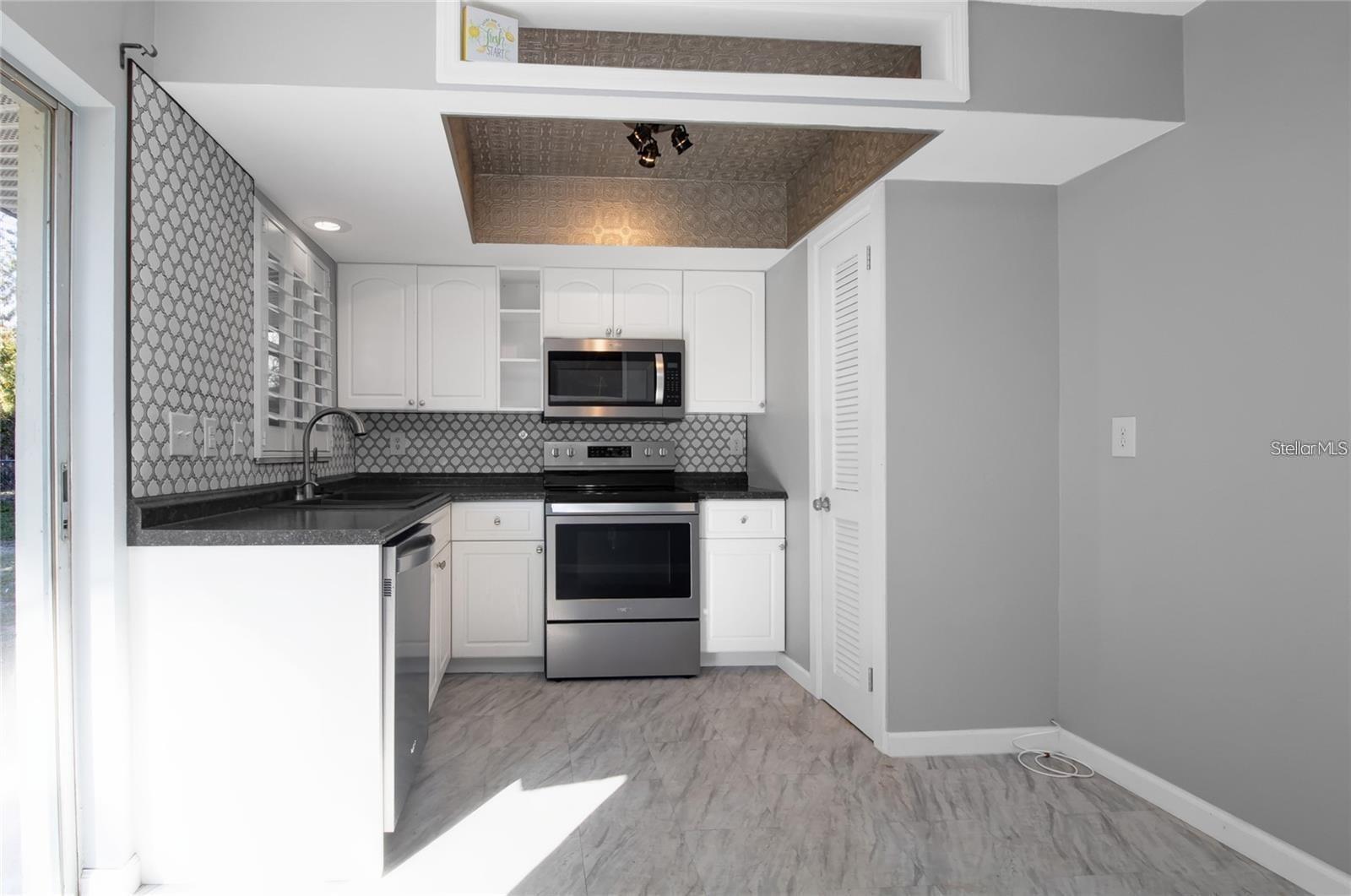 457 CYPRESS AVE NW, PORT CHARLOTTE, FL, 33952