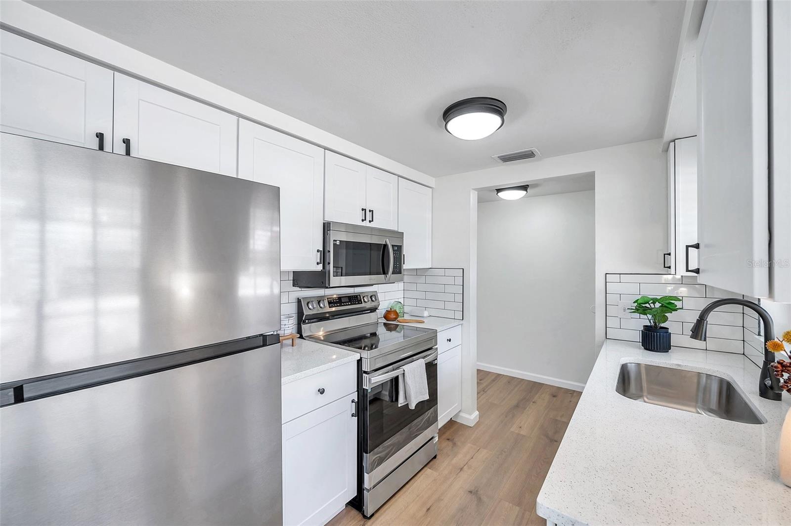 1216 E LEMON ST, TARPON SPRINGS, FL, 34689