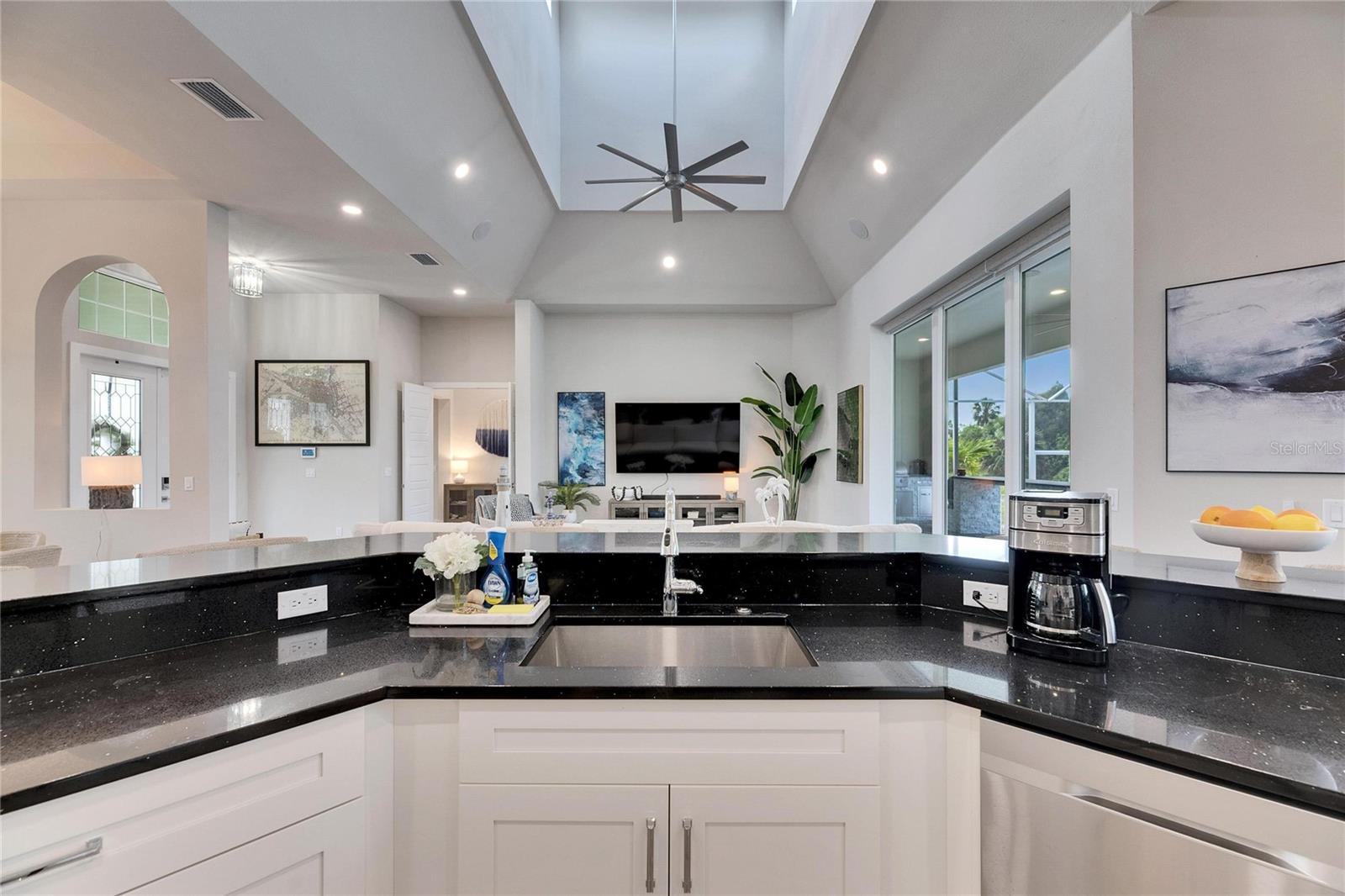 706 MANNS HARBOR DR, APOLLO BEACH, FL, 33572