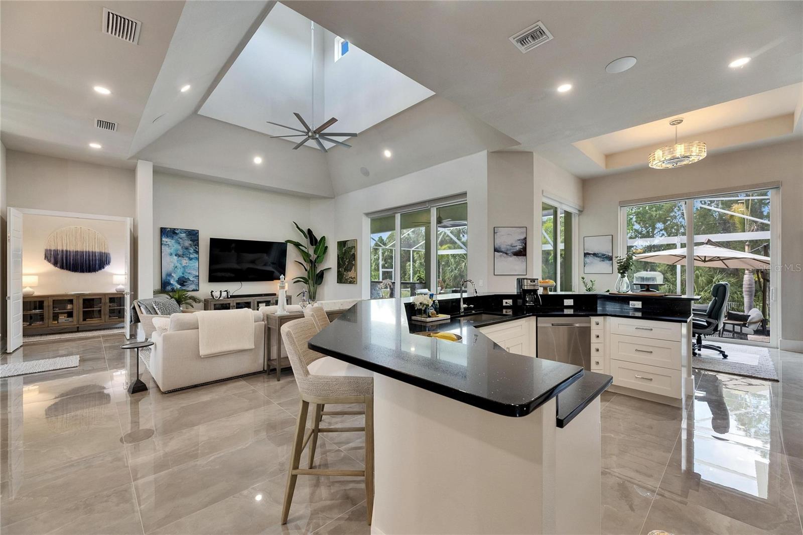 706 MANNS HARBOR DR, APOLLO BEACH, FL, 33572