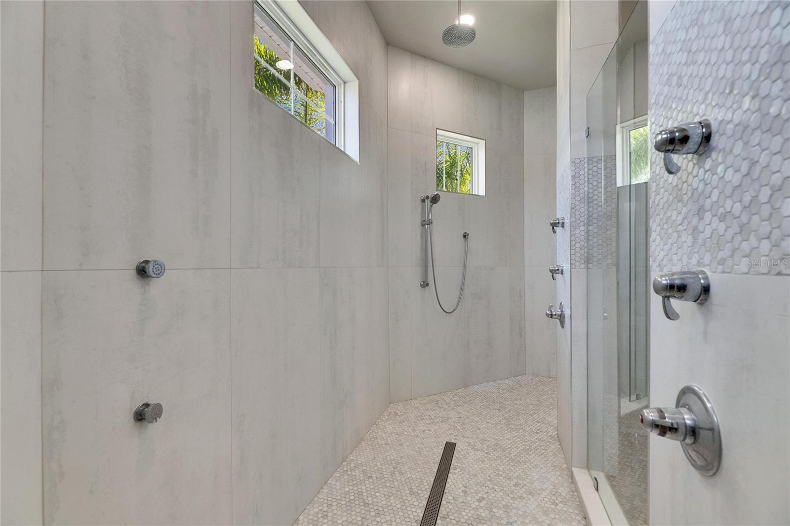 706 MANNS HARBOR DR, APOLLO BEACH, FL, 33572