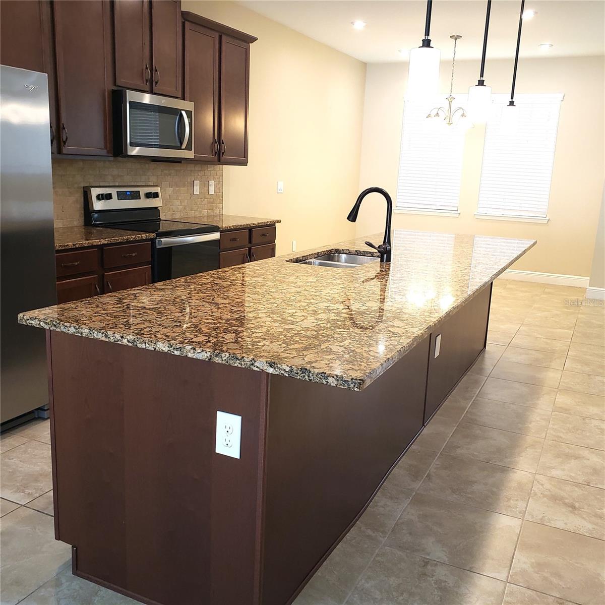 8085 GLENLLOYD AVE, WINTER GARDEN, FL, 34787