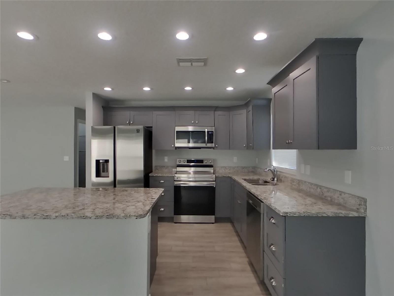 38550 13TH AVE, ZEPHYRHILLS, FL, 33542