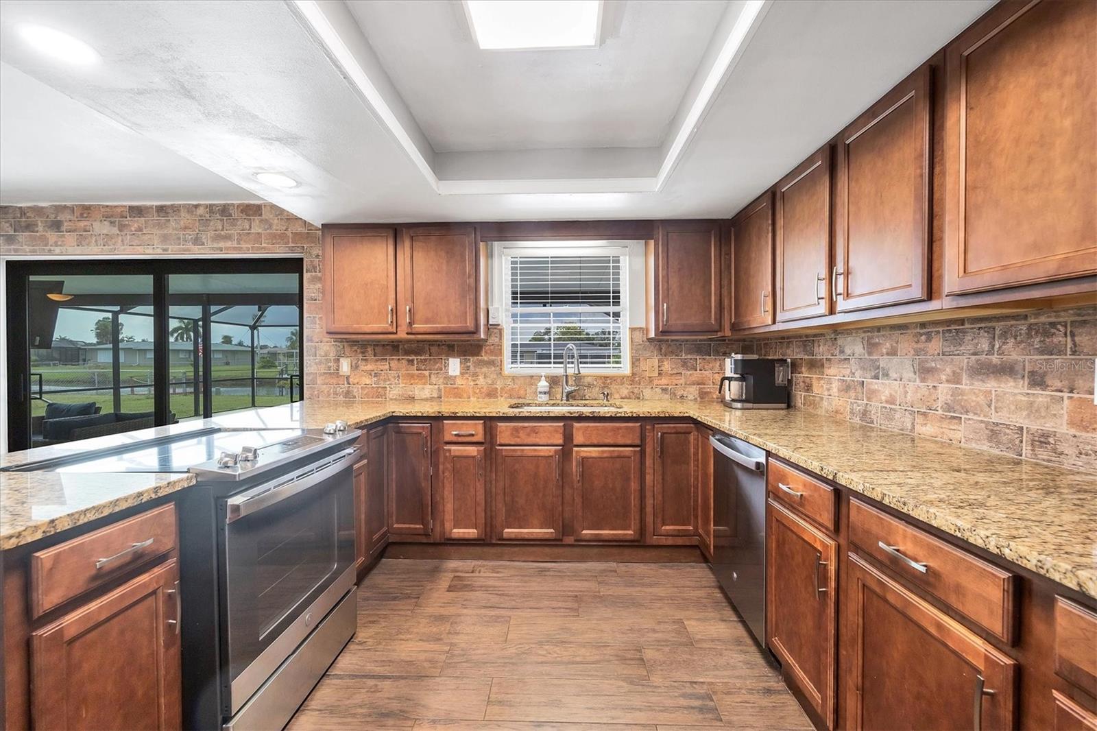 18 ANNAPOLIS LN, ROTONDA WEST, FL, 33947