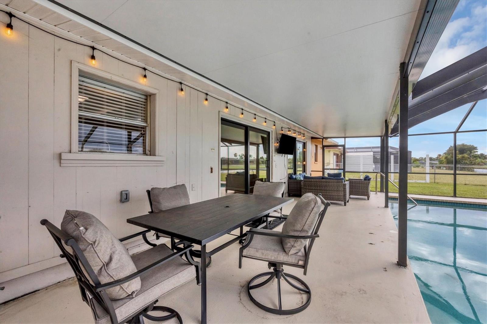 18 ANNAPOLIS LN, ROTONDA WEST, FL, 33947