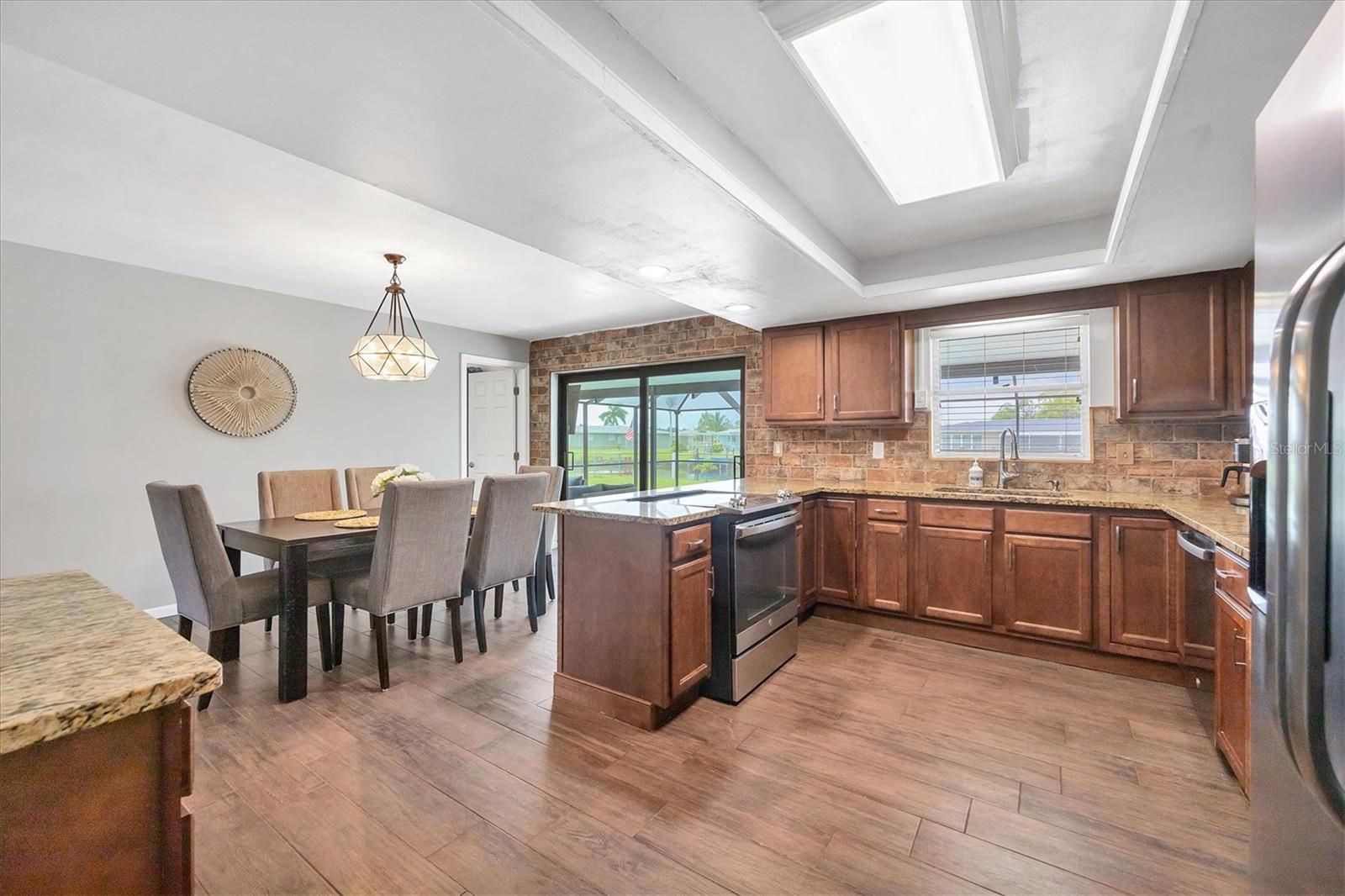 18 ANNAPOLIS LN, ROTONDA WEST, FL, 33947