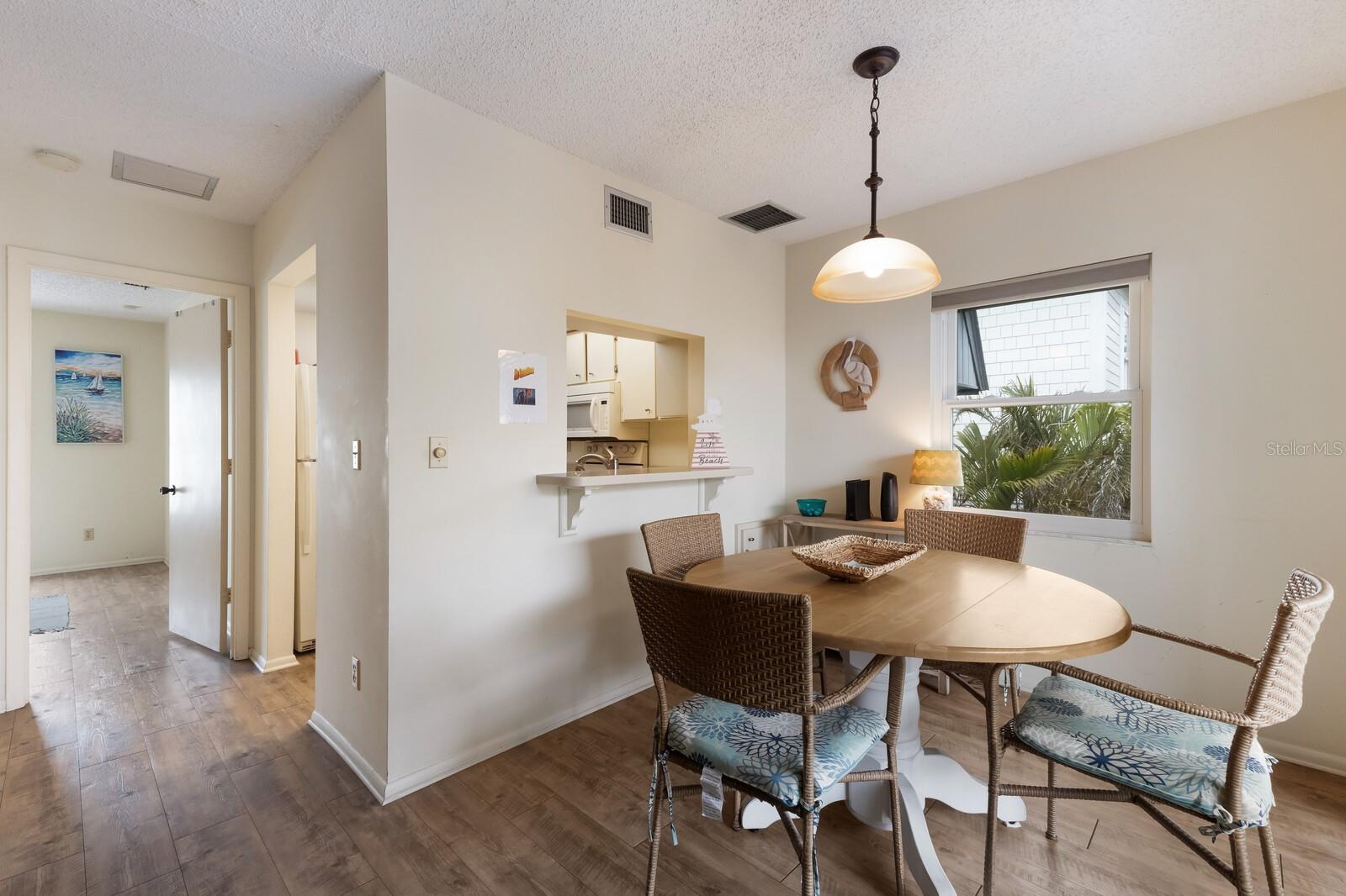 205 HIGHLAND AVE #2, BRADENTON BEACH, FL, 34217