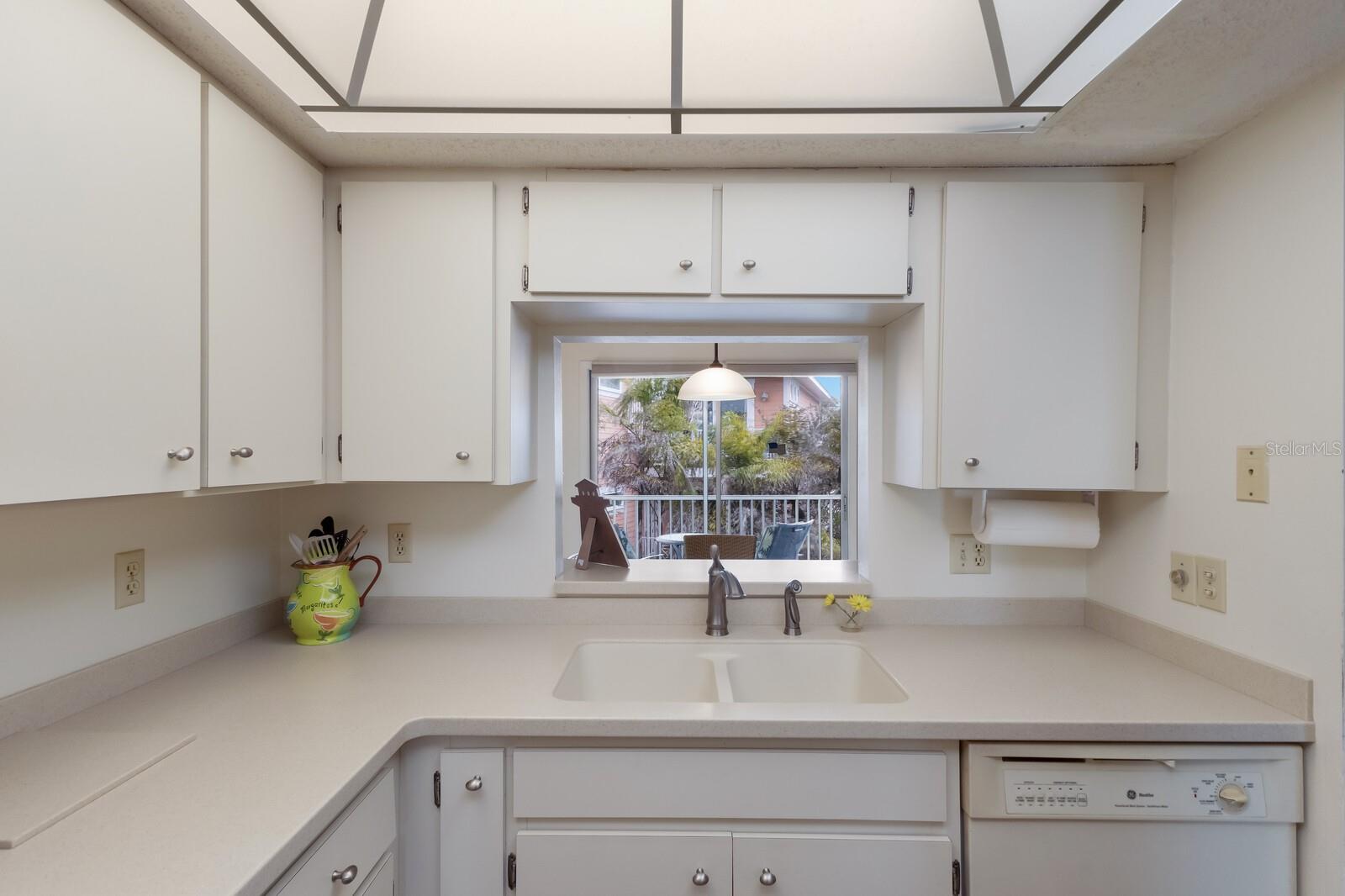 205 HIGHLAND AVE #2, BRADENTON BEACH, FL, 34217