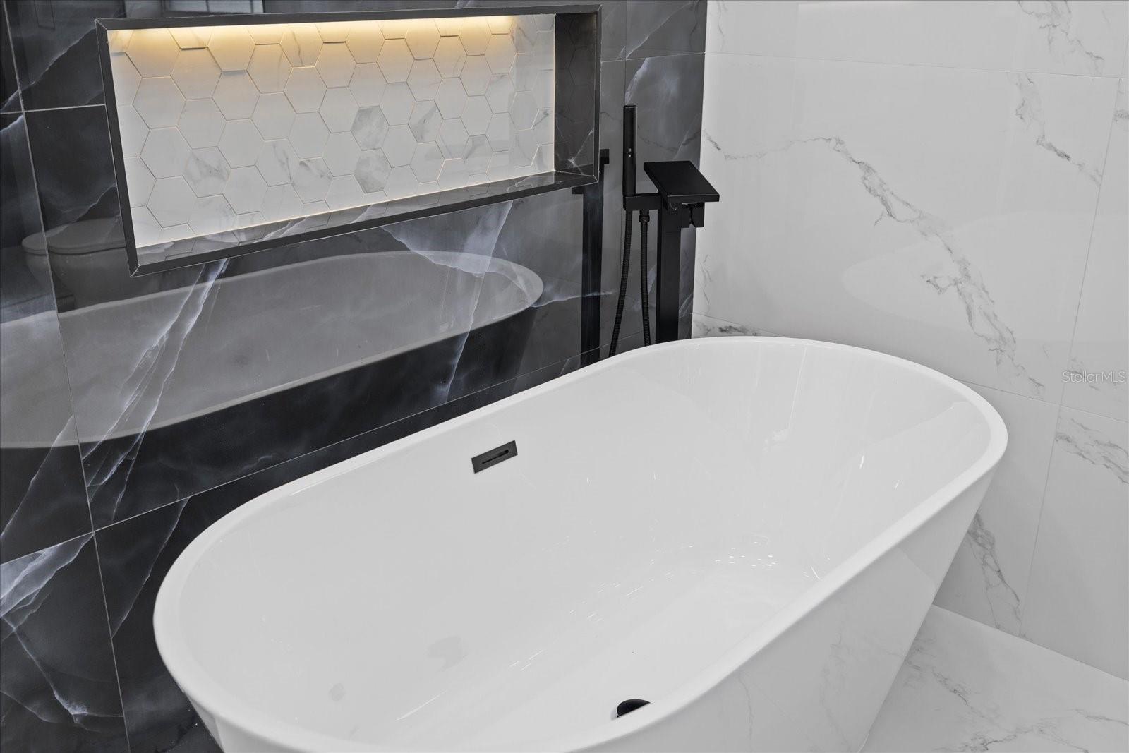 504 DRIFTWOOD DR E, PALM HARBOR, FL, 34683