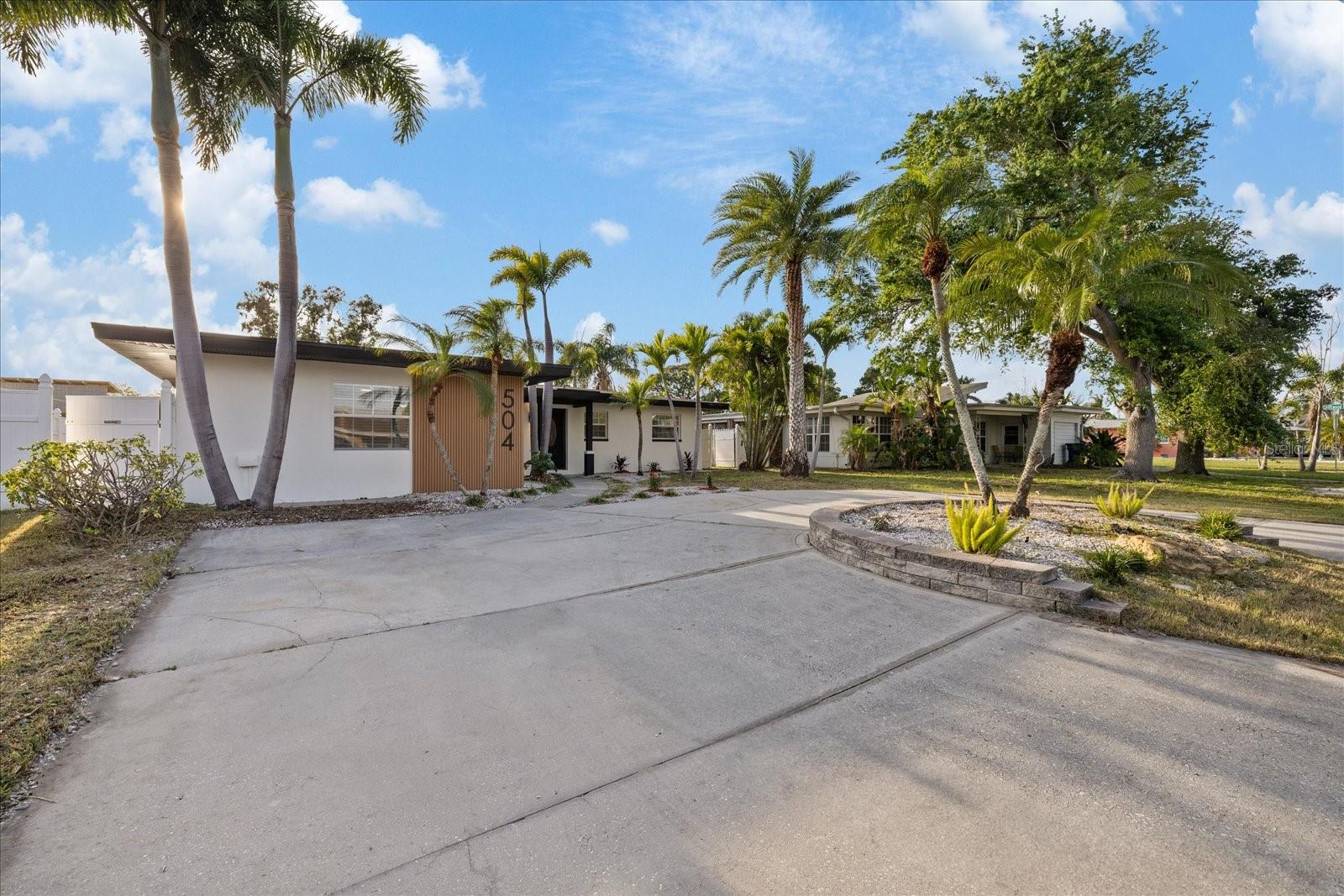 504 DRIFTWOOD DR E, PALM HARBOR, FL, 34683