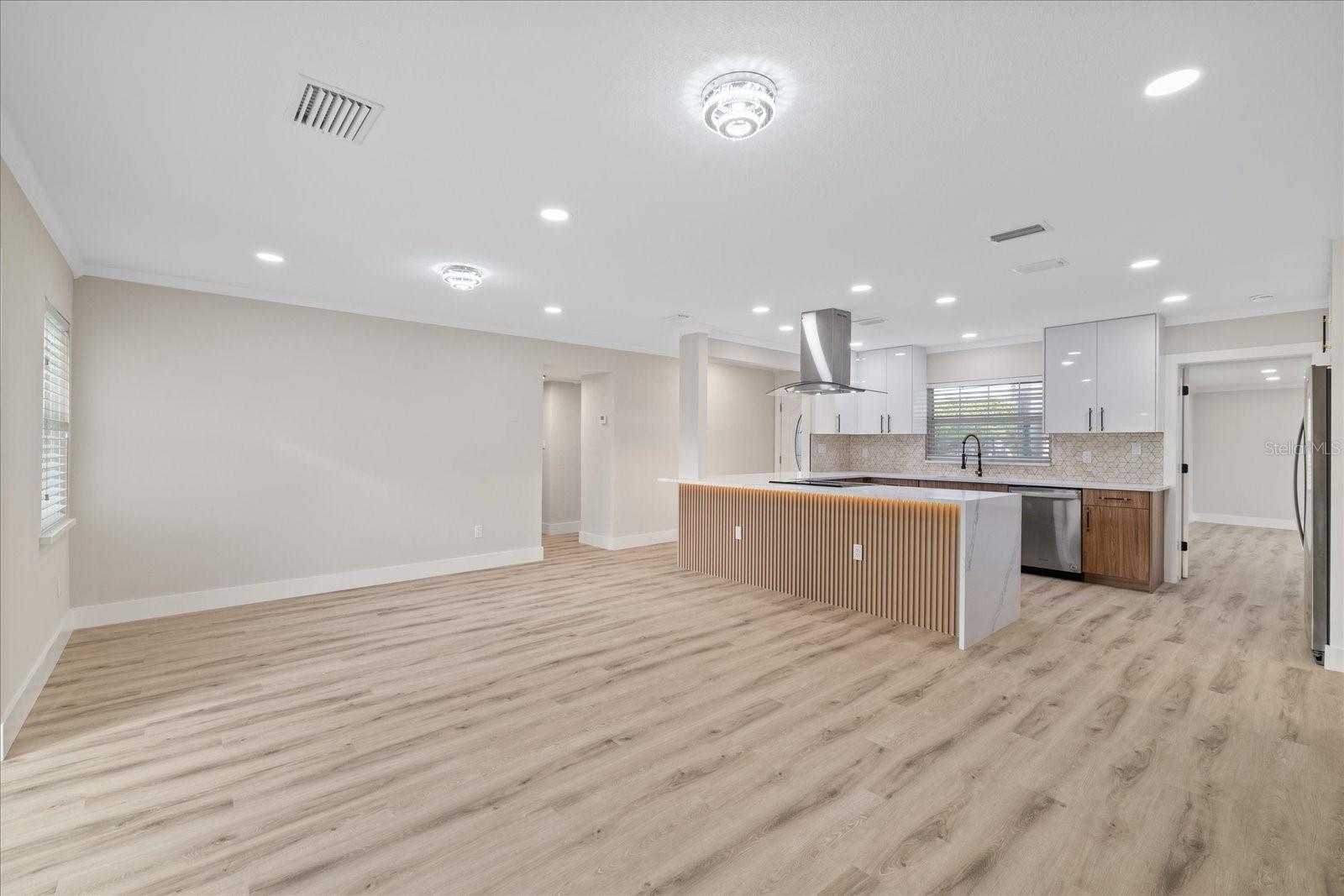 504 DRIFTWOOD DR E, PALM HARBOR, FL, 34683