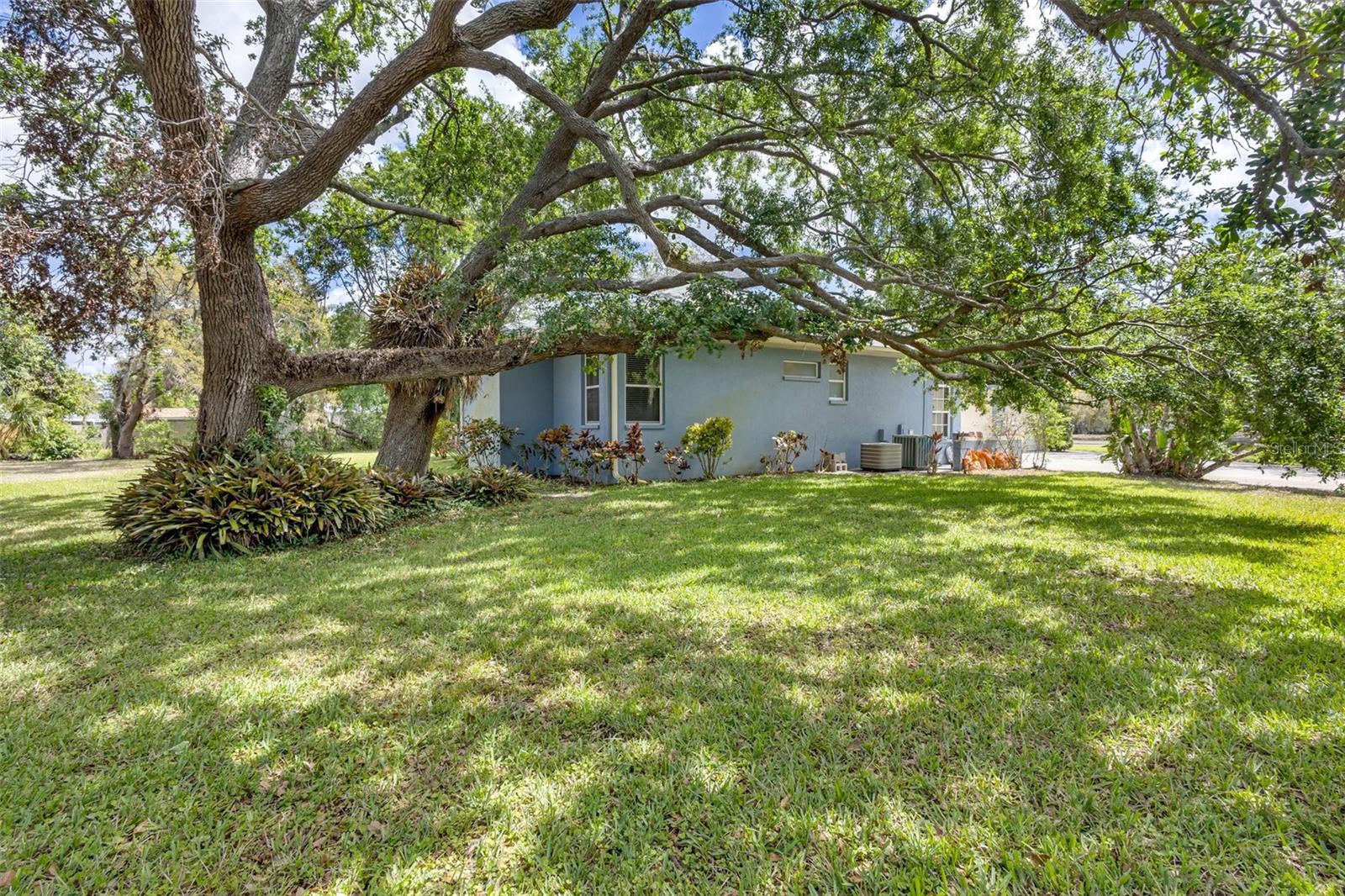 361 WHITFIELD AVE, SARASOTA, FL, 34243