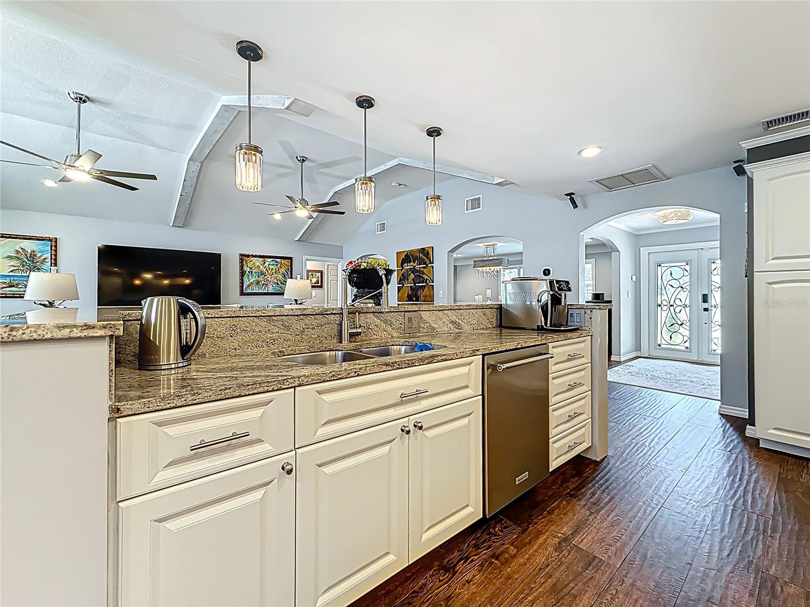 1120 81ST ST S, ST PETERSBURG, FL, 33707
