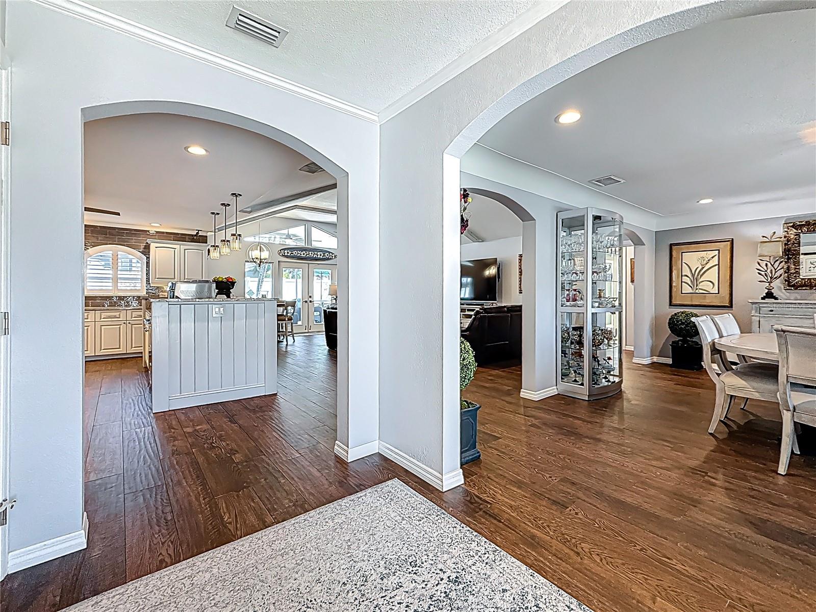 1120 81ST ST S, ST PETERSBURG, FL, 33707