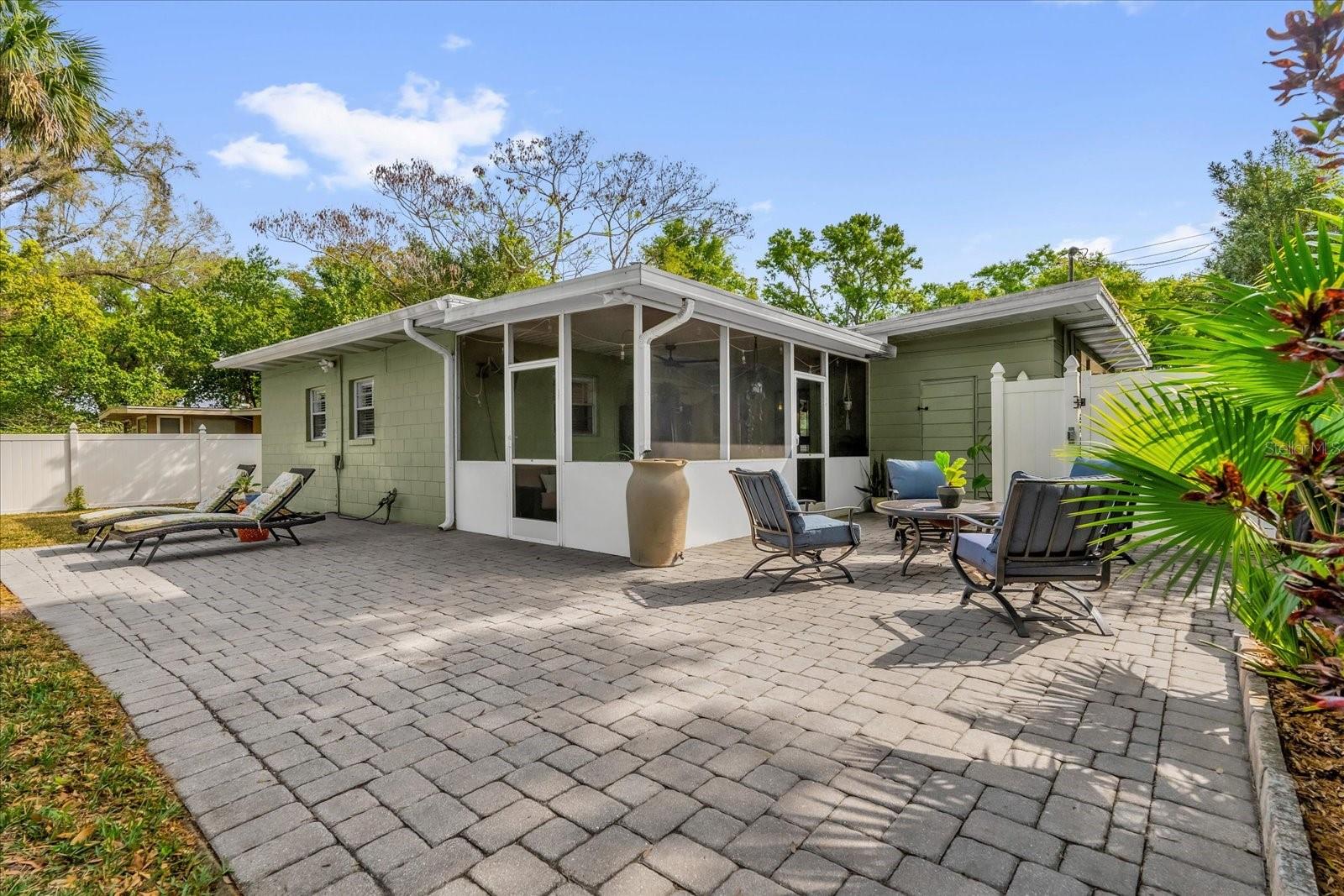 526 S CRYSTAL LAKE DR, ORLANDO, FL, 32803