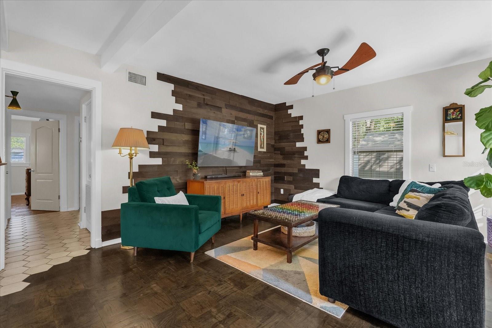 526 S CRYSTAL LAKE DR, ORLANDO, FL, 32803