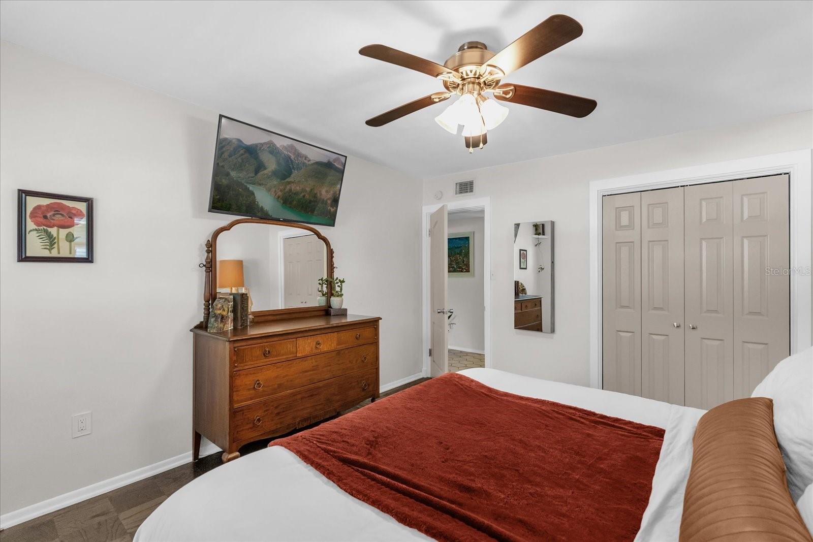 526 S CRYSTAL LAKE DR, ORLANDO, FL, 32803