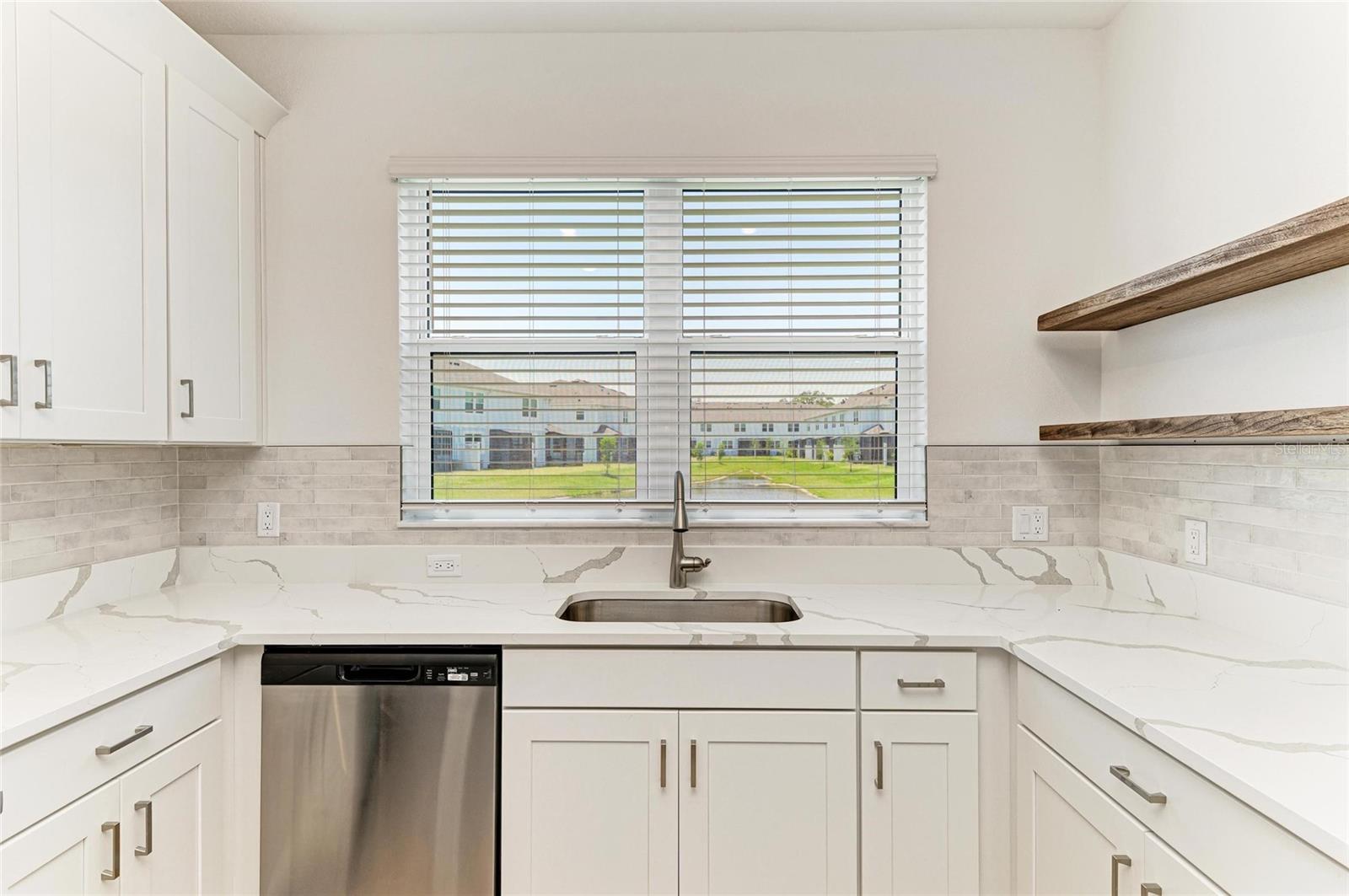 305 VIA TUSCANY AVE, SARASOTA, FL, 34243