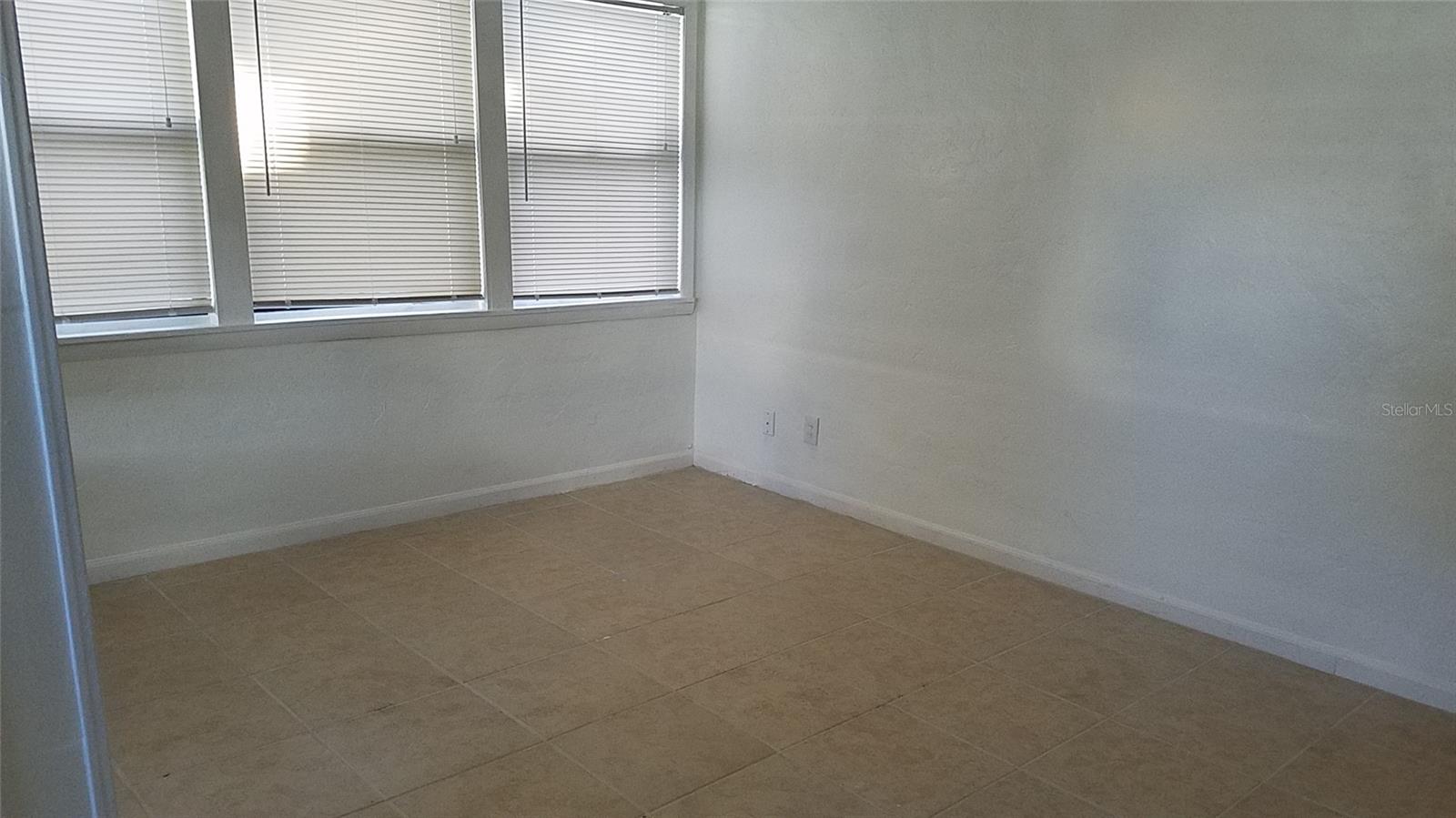 560 26TH ST S, ST PETERSBURG, FL, 33712