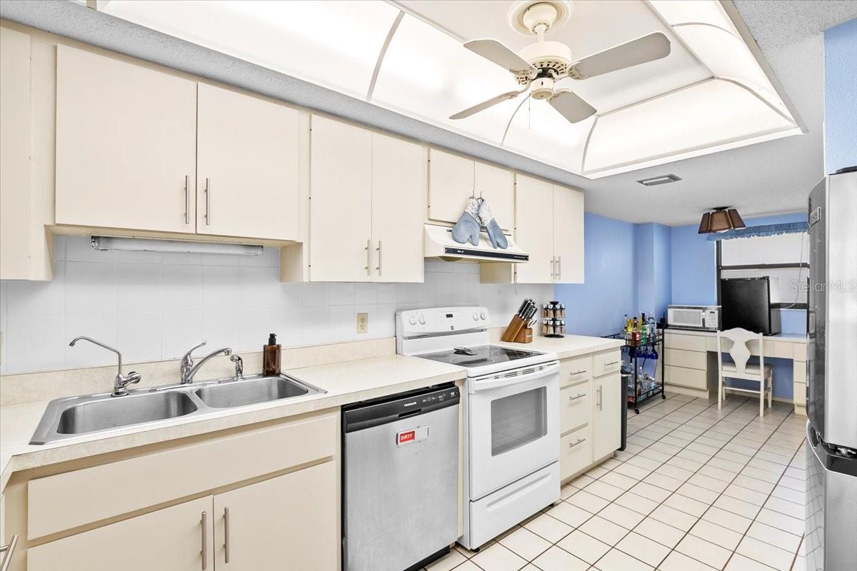 8701 MIDNIGHT PASS RD #206A, SARASOTA, FL, 34242