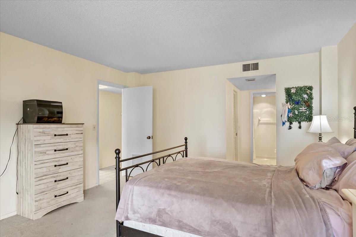 8701 MIDNIGHT PASS RD #206A, SARASOTA, FL, 34242