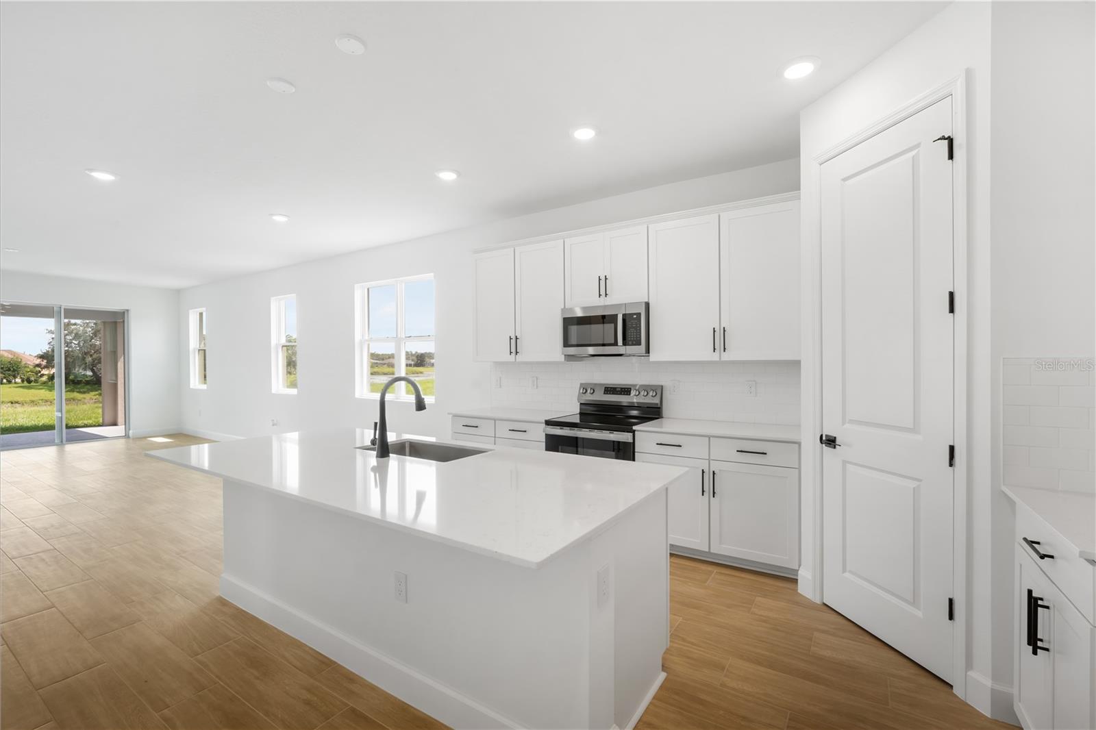 9176 PLAYERS DR, WEEKI WACHEE, FL, 34613