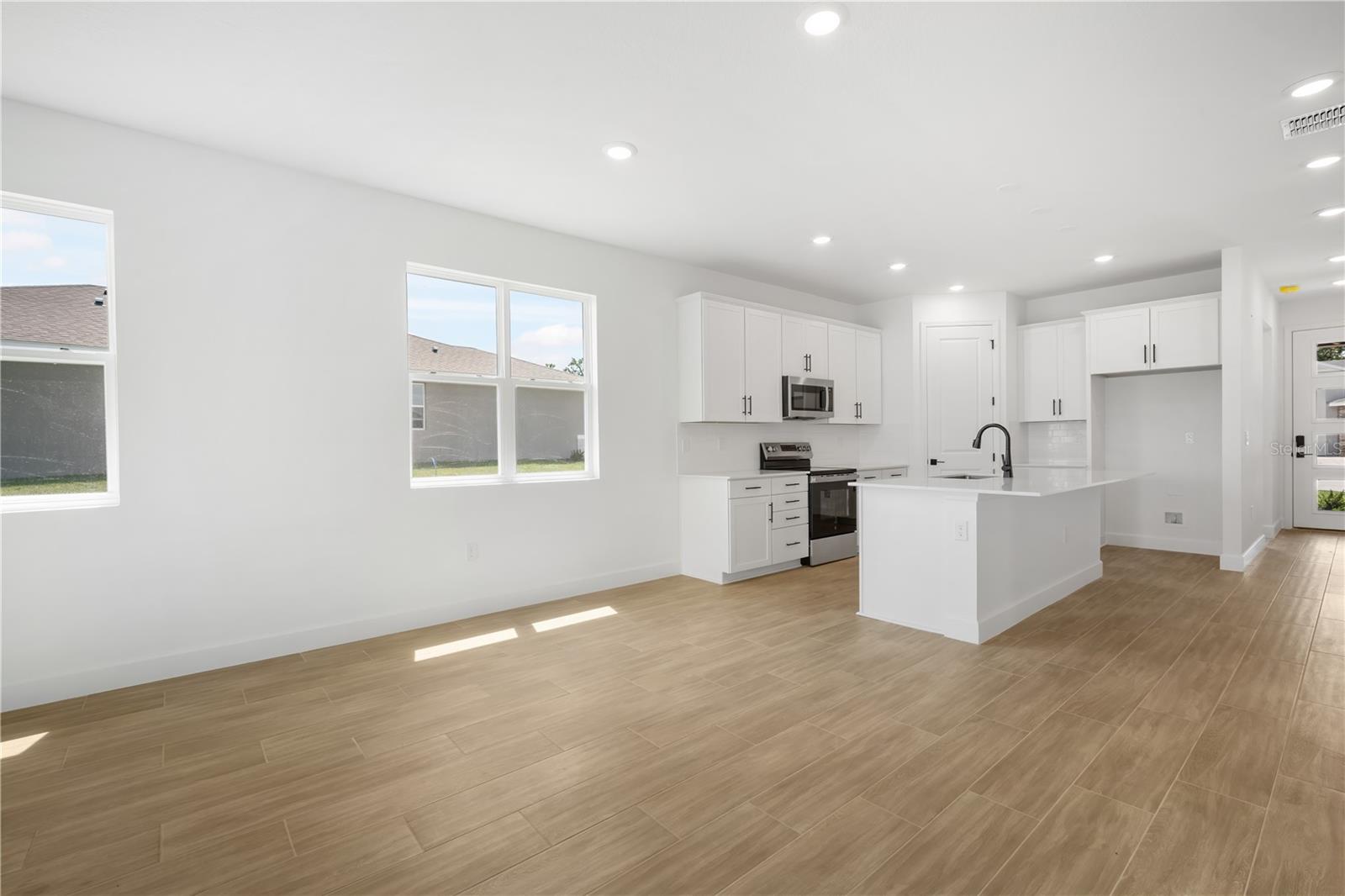 9176 PLAYERS DR, WEEKI WACHEE, FL, 34613