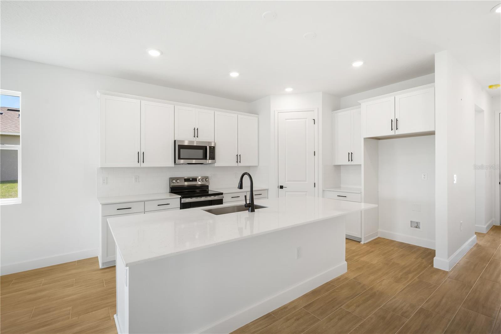 9176 PLAYERS DR, WEEKI WACHEE, FL, 34613