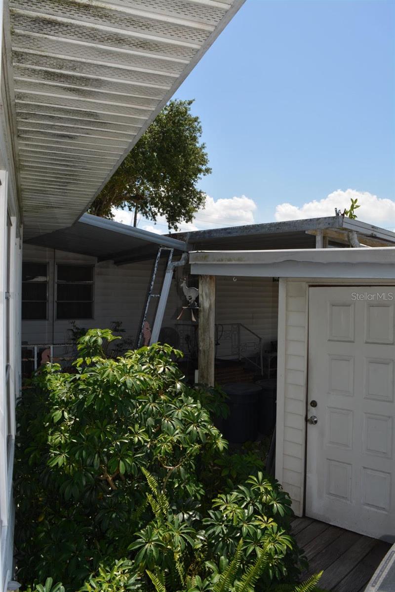 207 LANTERN LN, NORTH FORT MYERS, FL, 33917