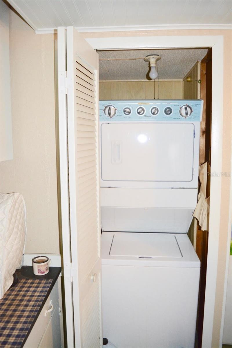 207 LANTERN LN, NORTH FORT MYERS, FL, 33917