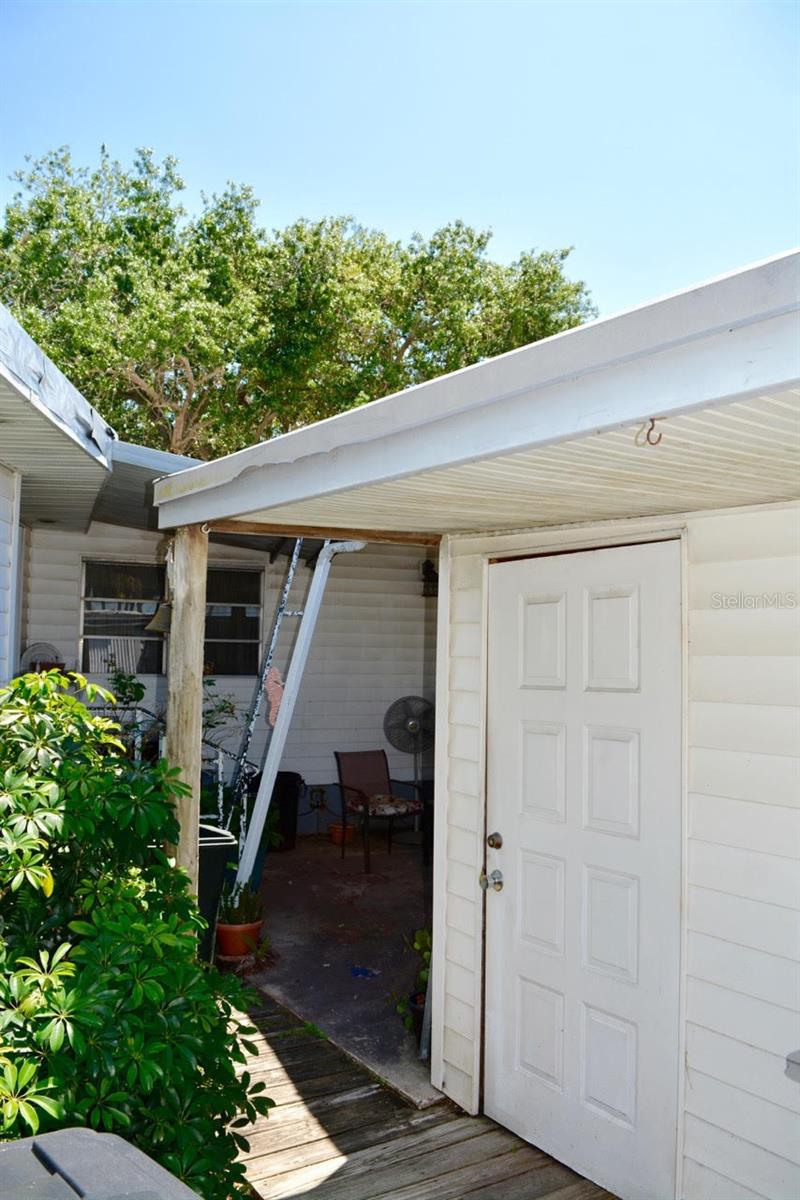 207 LANTERN LN, NORTH FORT MYERS, FL, 33917