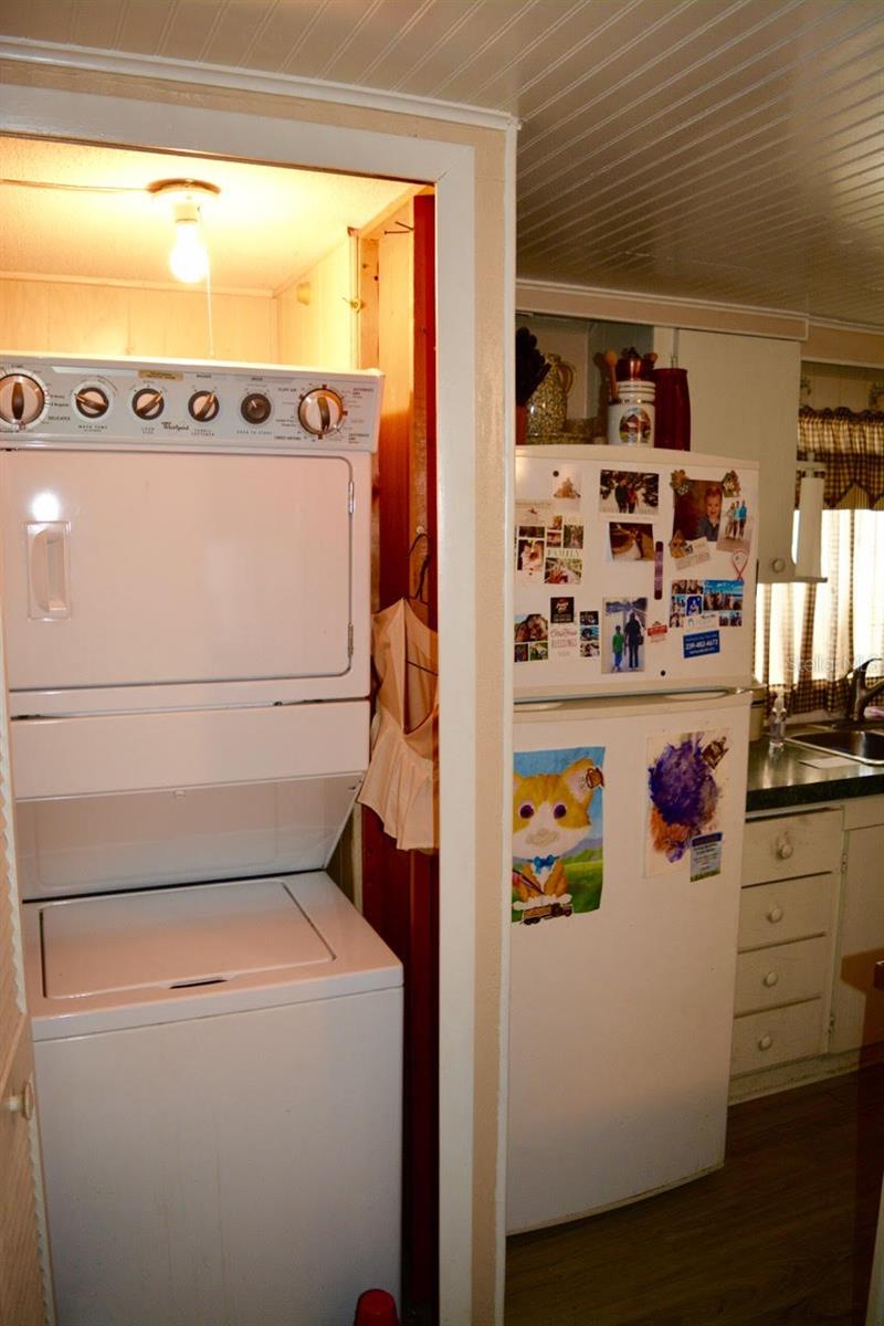 207 LANTERN LN, NORTH FORT MYERS, FL, 33917