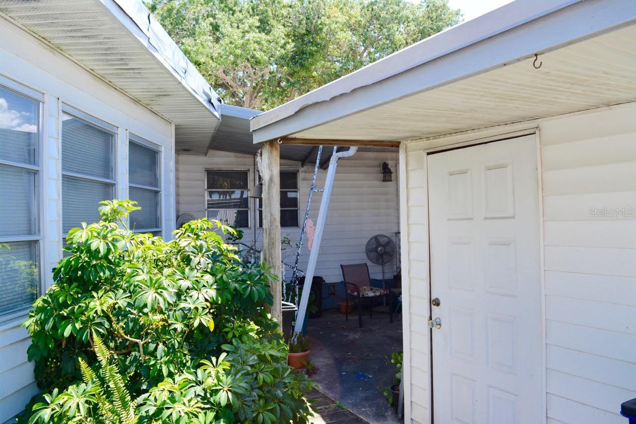 207 LANTERN LN, NORTH FORT MYERS, FL, 33917