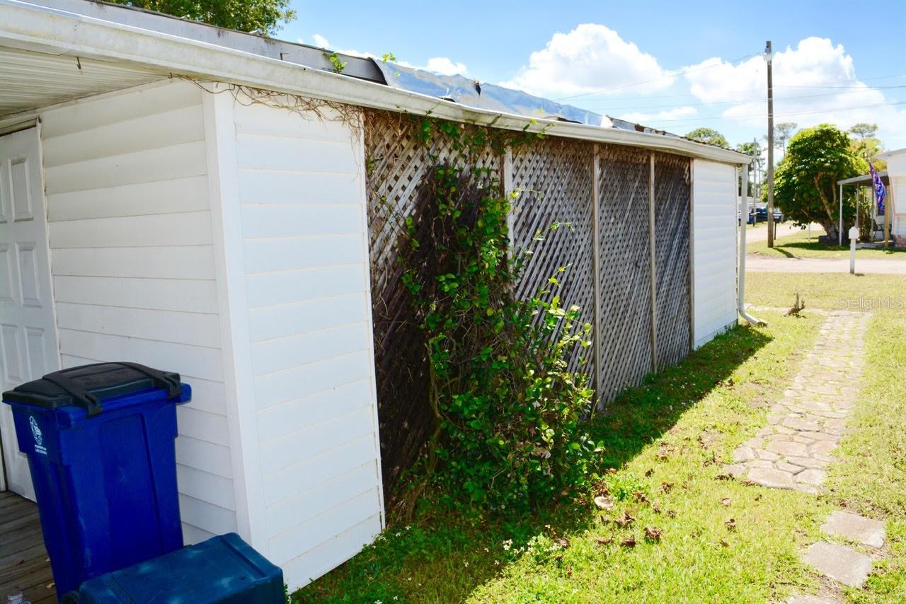 207 LANTERN LN, NORTH FORT MYERS, FL, 33917