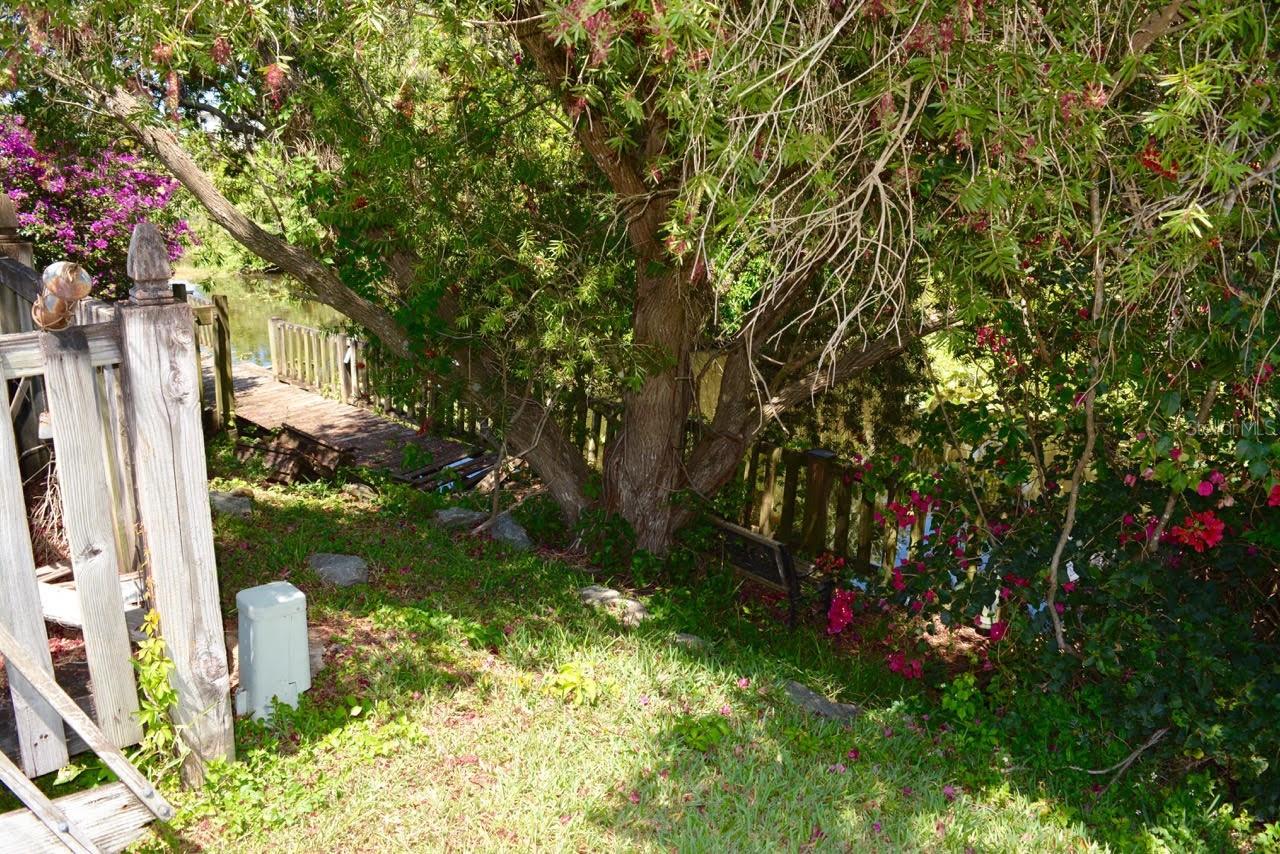 207 LANTERN LN, NORTH FORT MYERS, FL, 33917