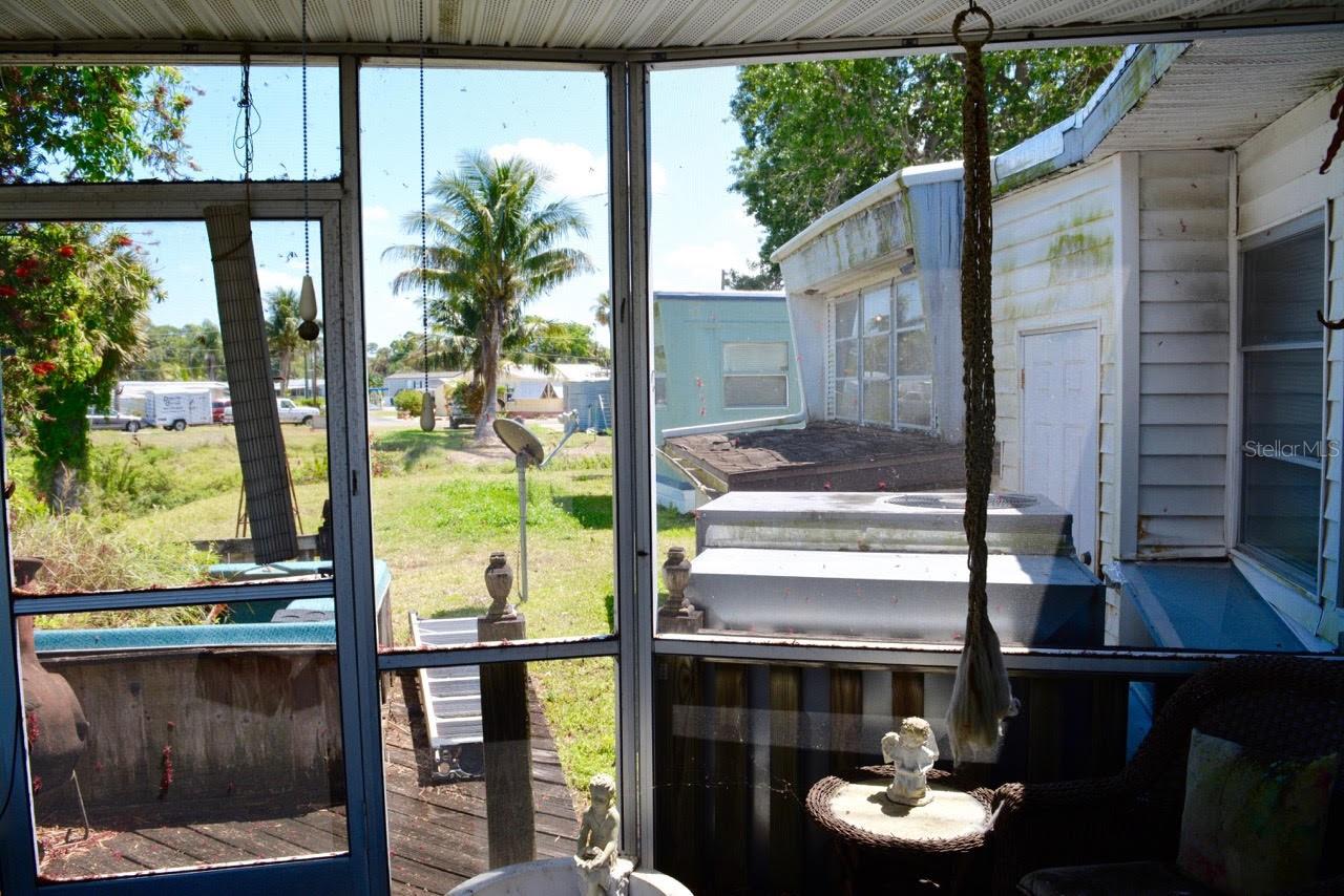 207 LANTERN LN, NORTH FORT MYERS, FL, 33917