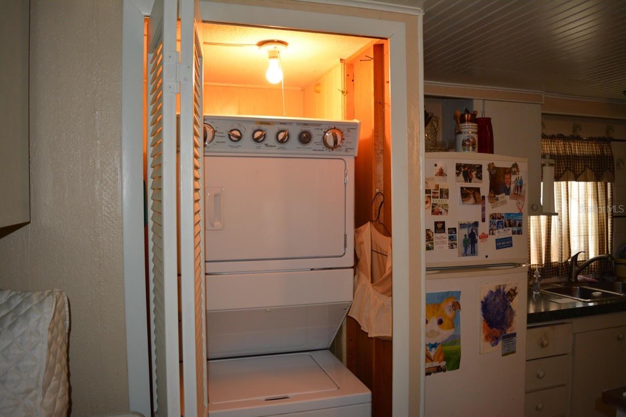 207 LANTERN LN, NORTH FORT MYERS, FL, 33917