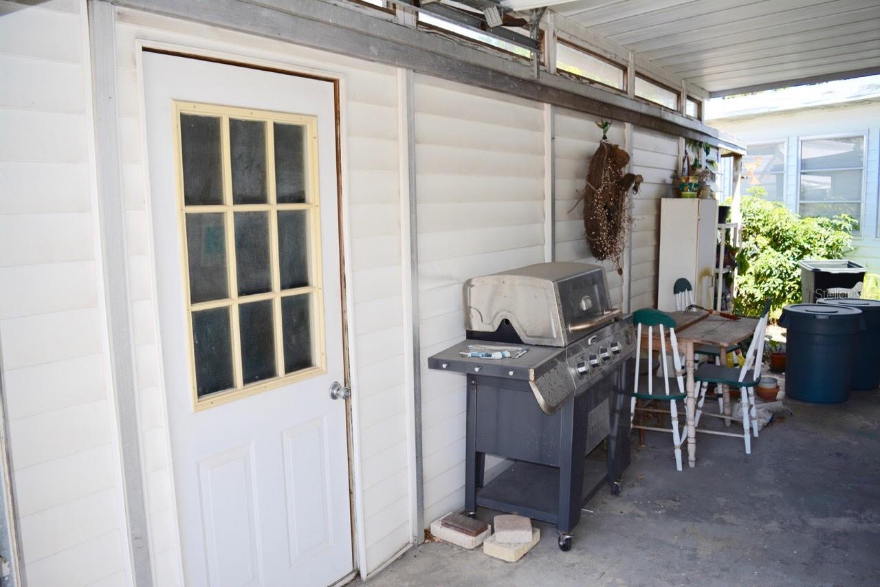 207 LANTERN LN, NORTH FORT MYERS, FL, 33917