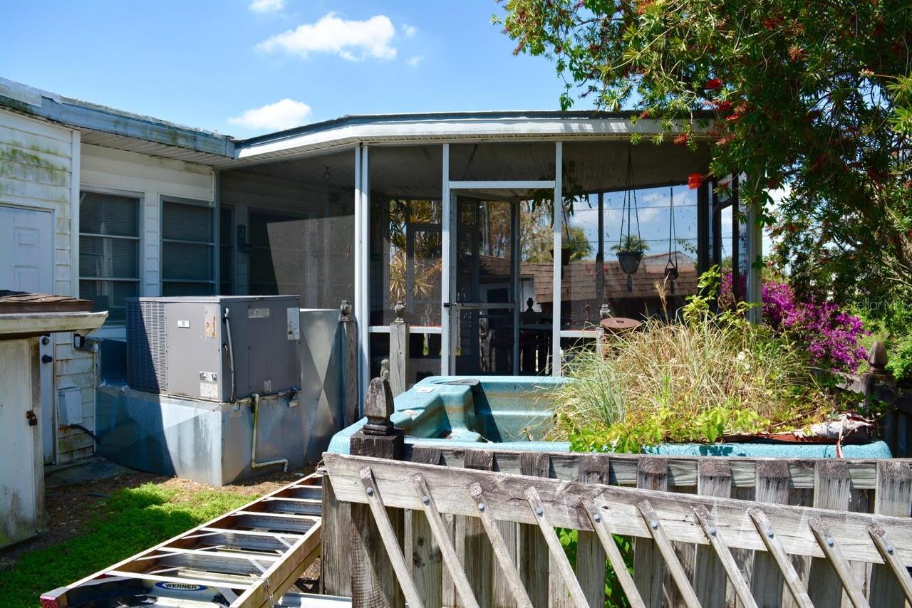 207 LANTERN LN, NORTH FORT MYERS, FL, 33917